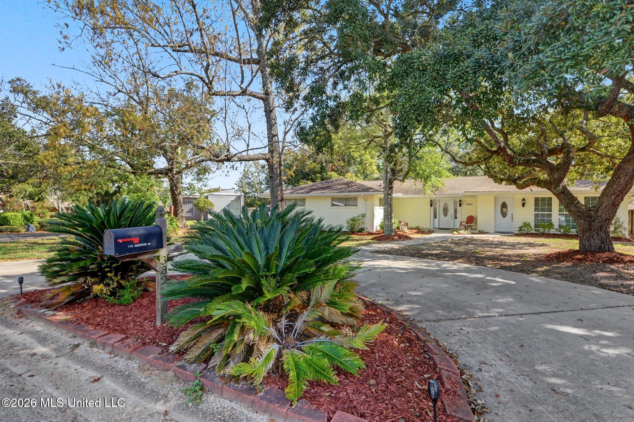 332 Eastview Drive Property Photo 3