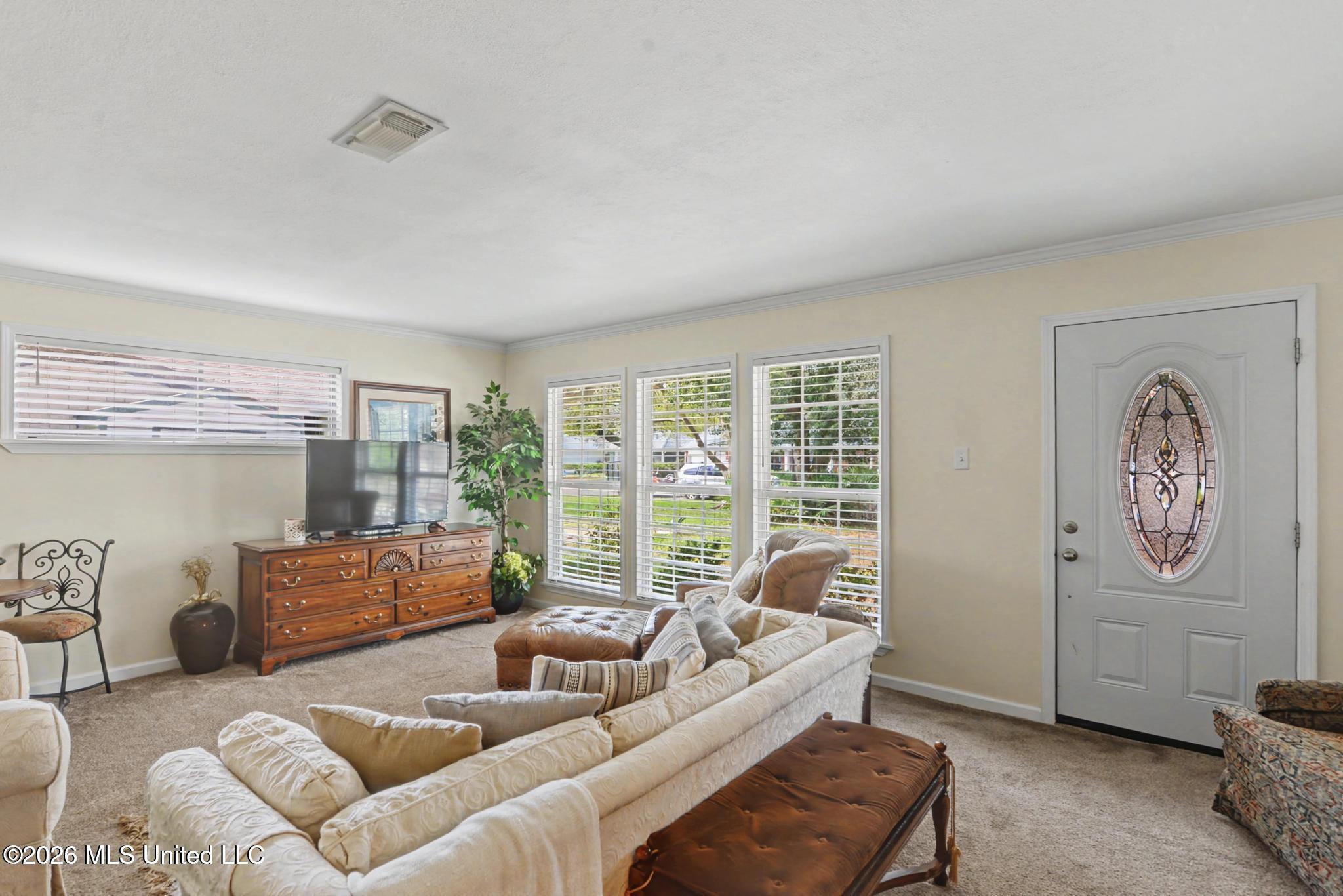 332 Eastview Drive Property Photo 5