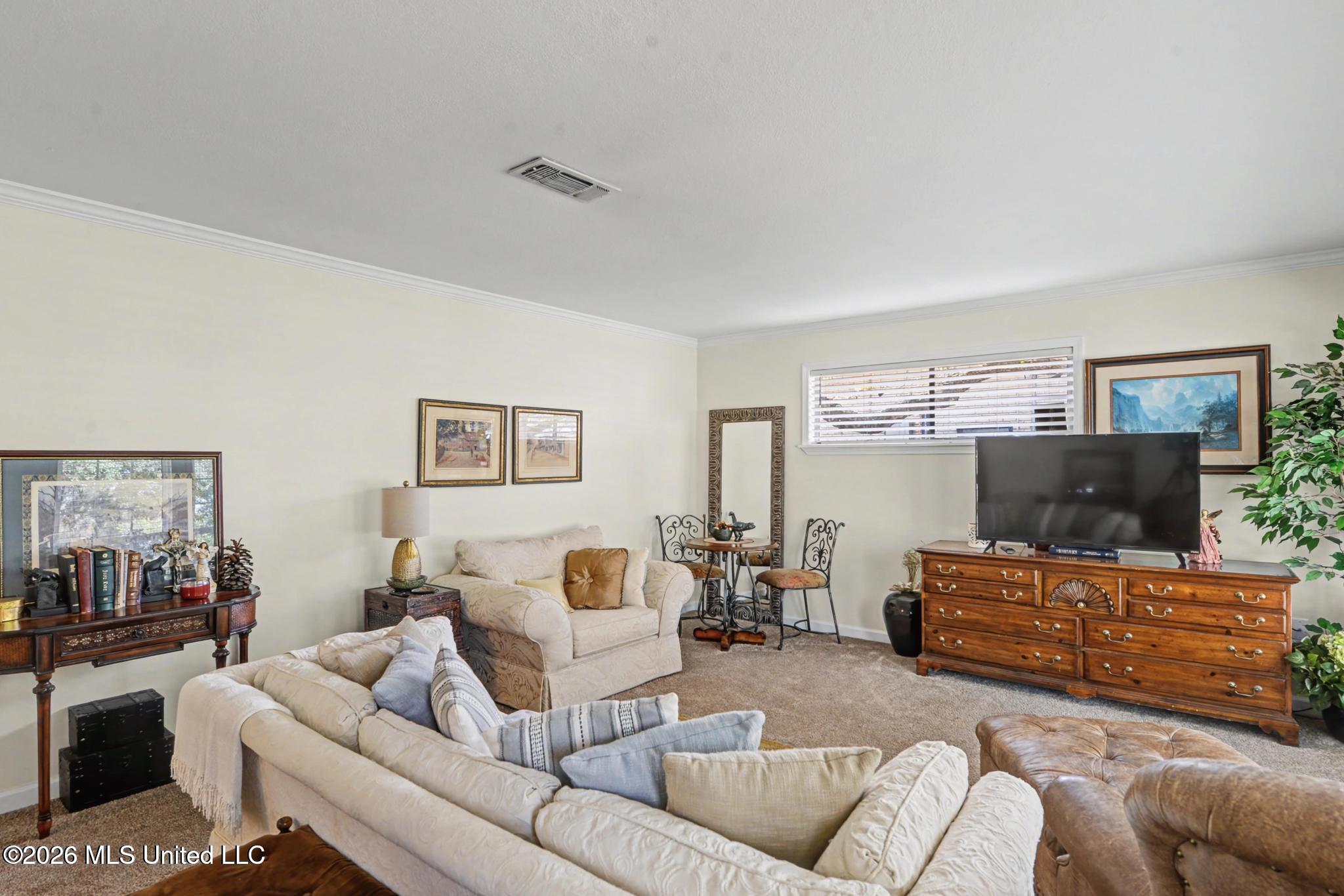 332 Eastview Drive Property Photo 6