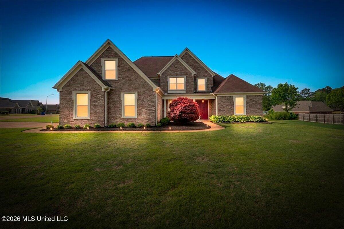 5345 E Pointe Drive Property Photo 2