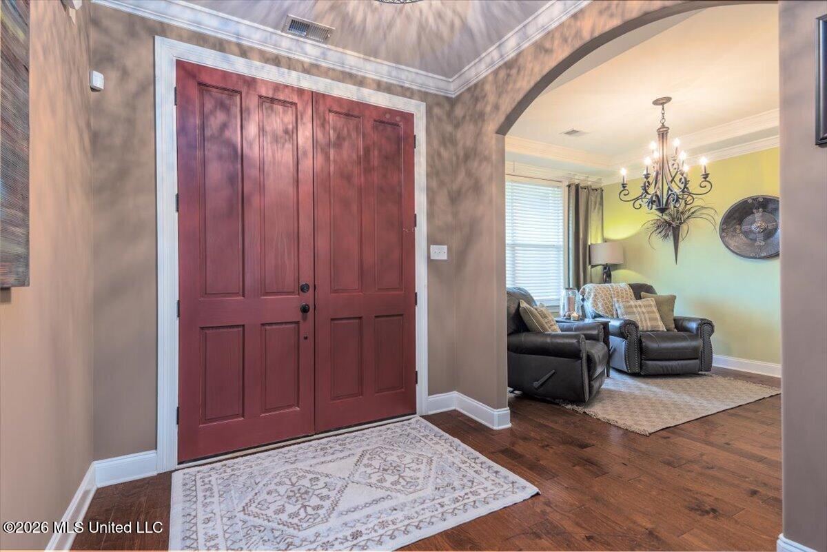5345 E Pointe Drive Property Photo 3