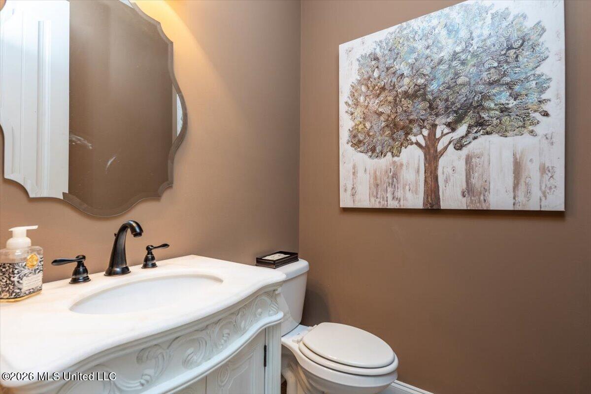 5345 E Pointe Drive Property Photo 9