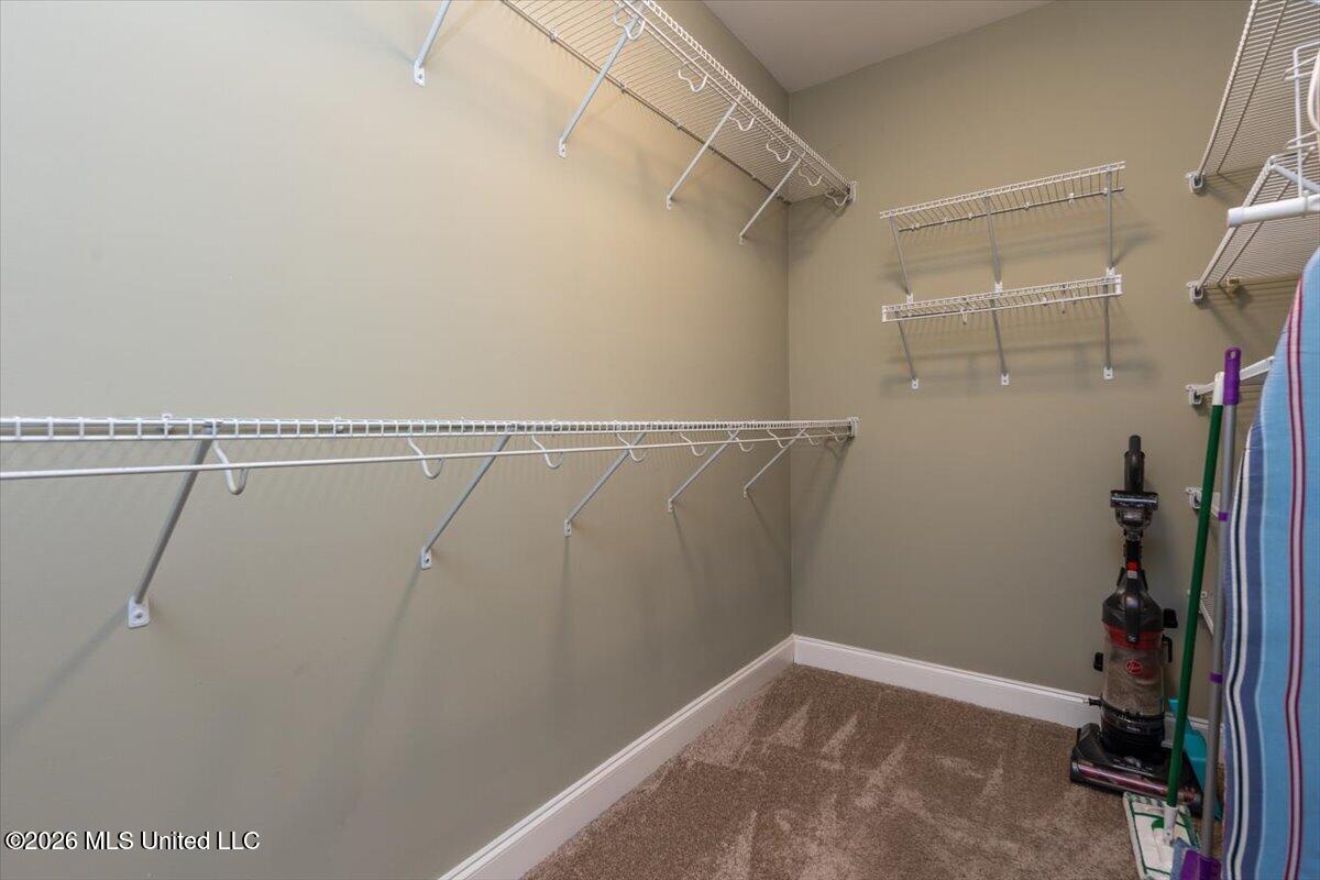 5345 E Pointe Drive Property Photo 11