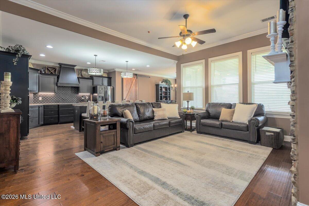 5345 E Pointe Drive Property Photo 19
