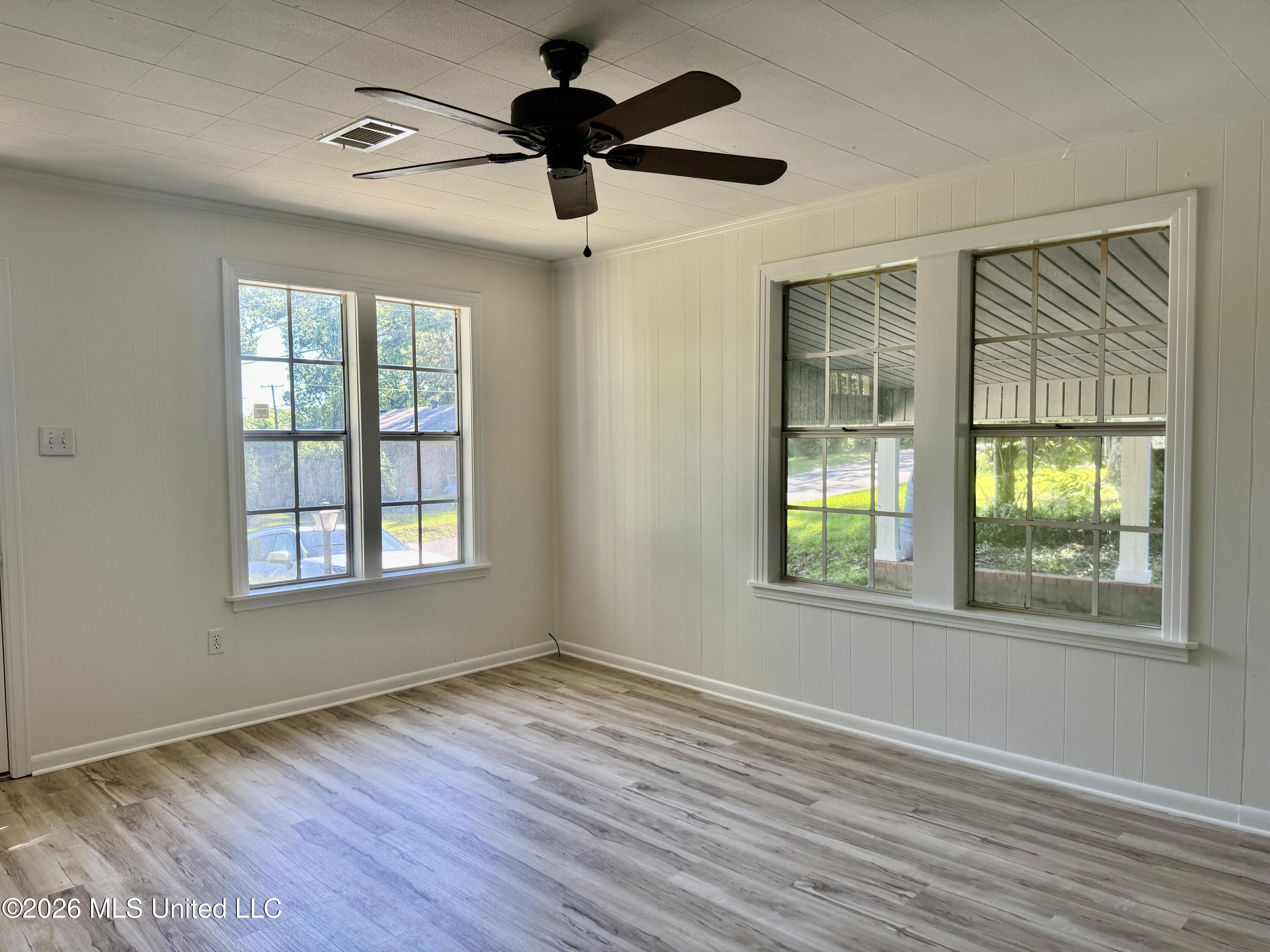 3605 Ridgewood Road Property Photo 4