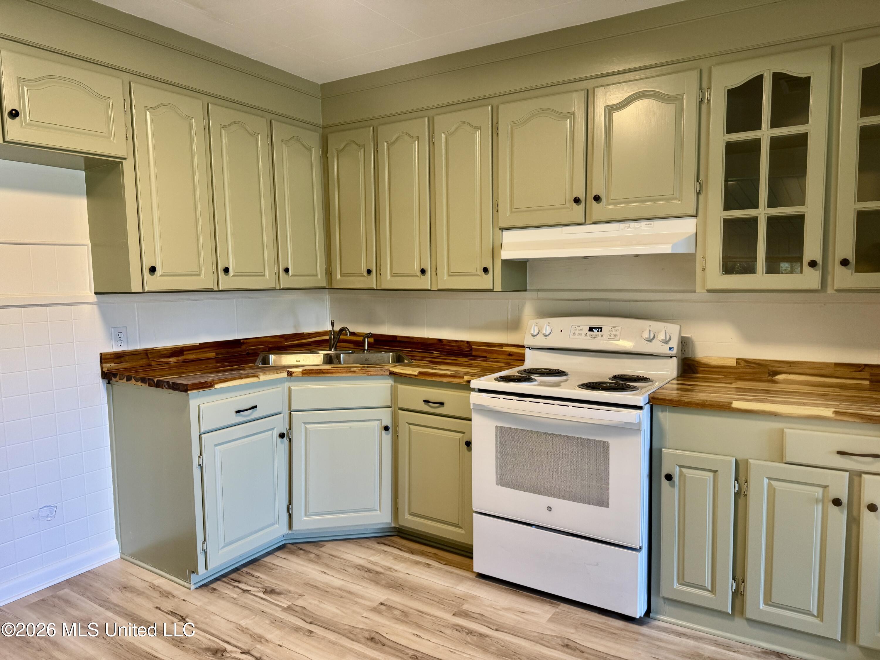 3605 Ridgewood Road Property Photo 7