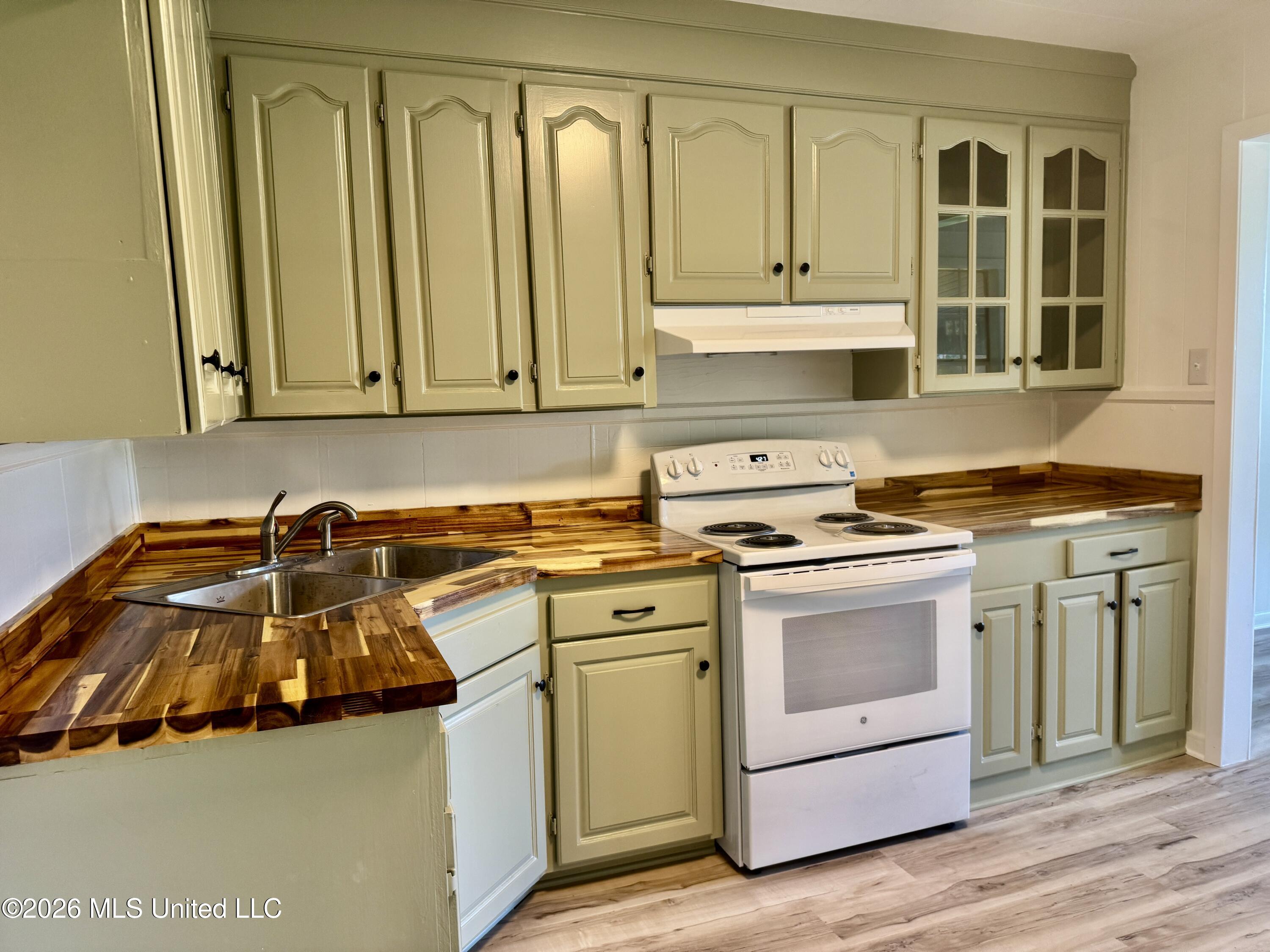 3605 Ridgewood Road Property Photo 9