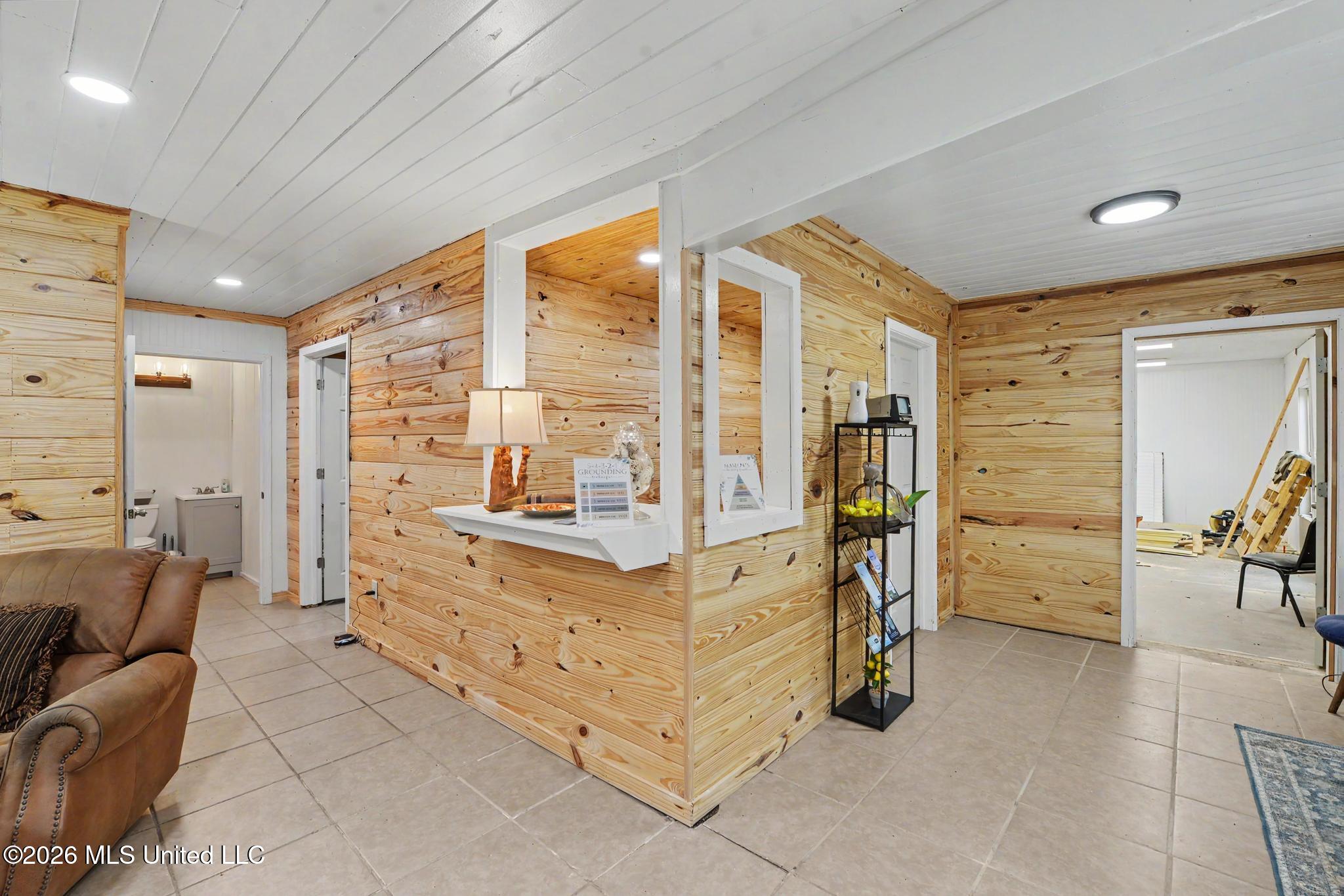 190 River Street Property Photo 2