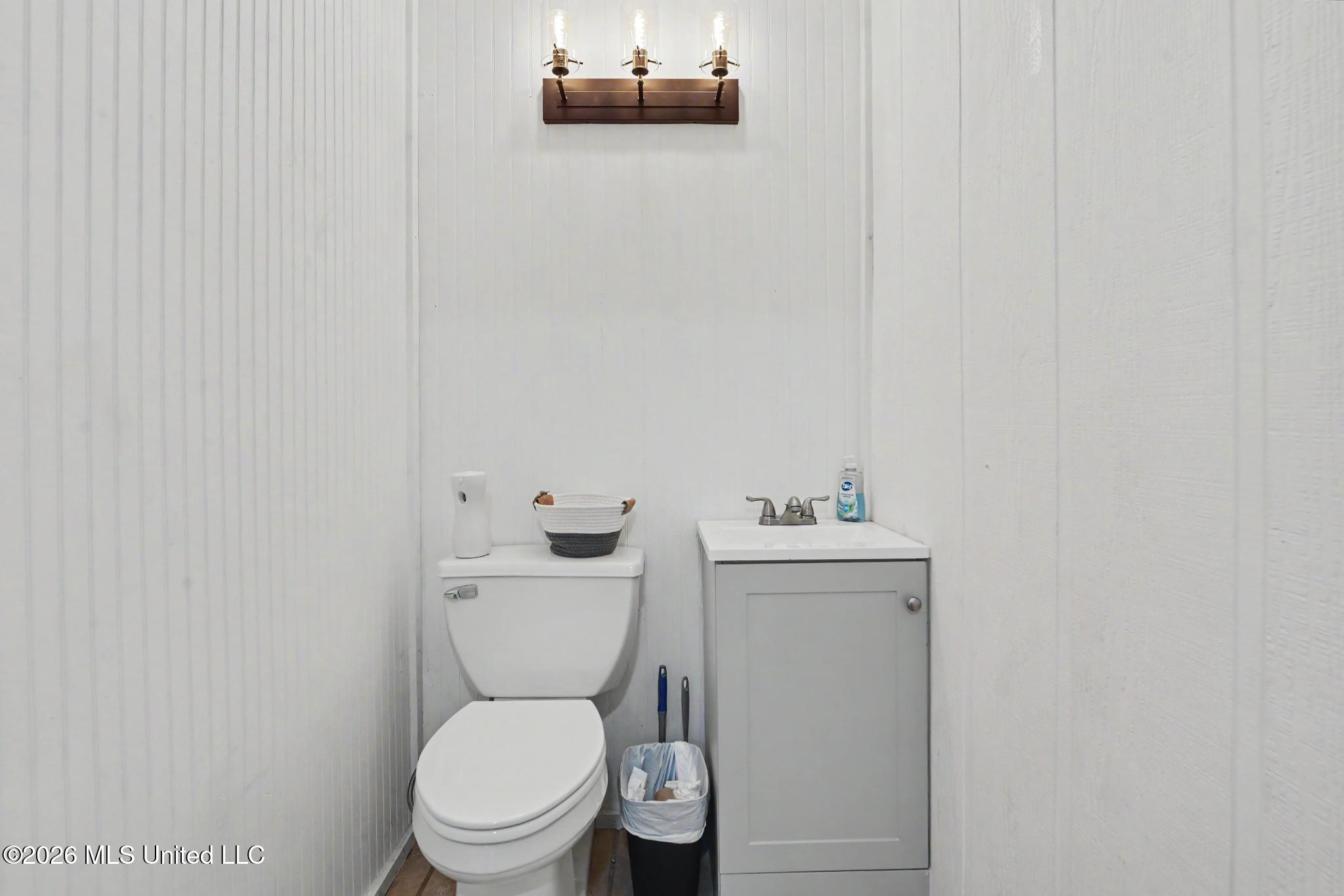 190 River Street Property Photo 6