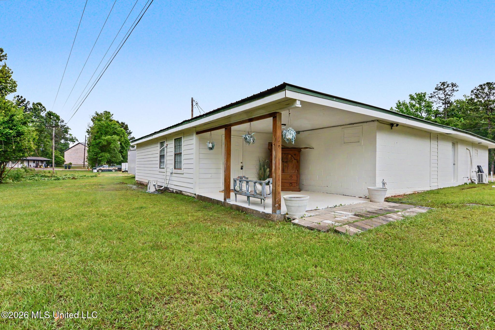 190 River Street Property Photo 17