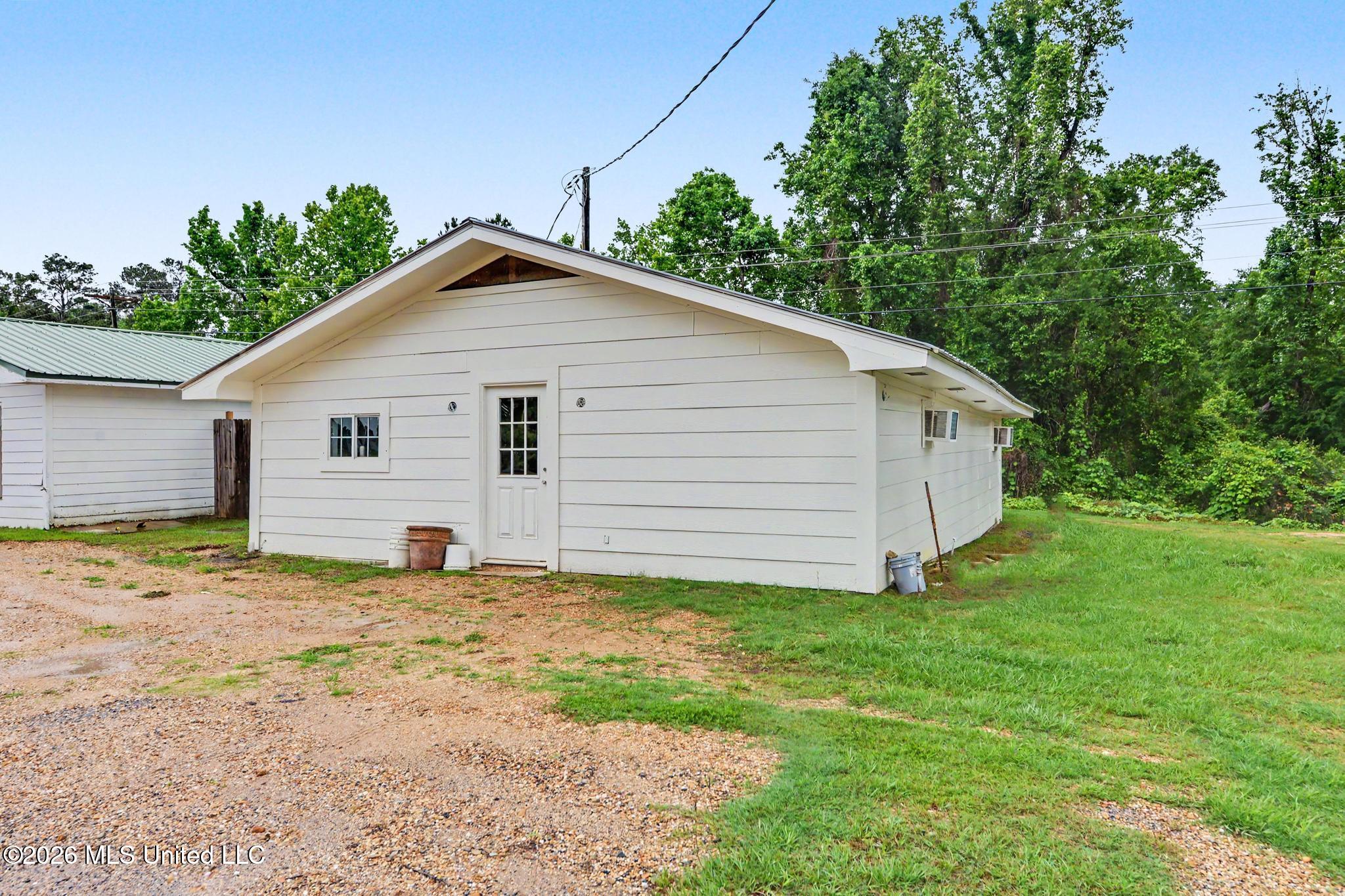 190 River Street Property Photo 18