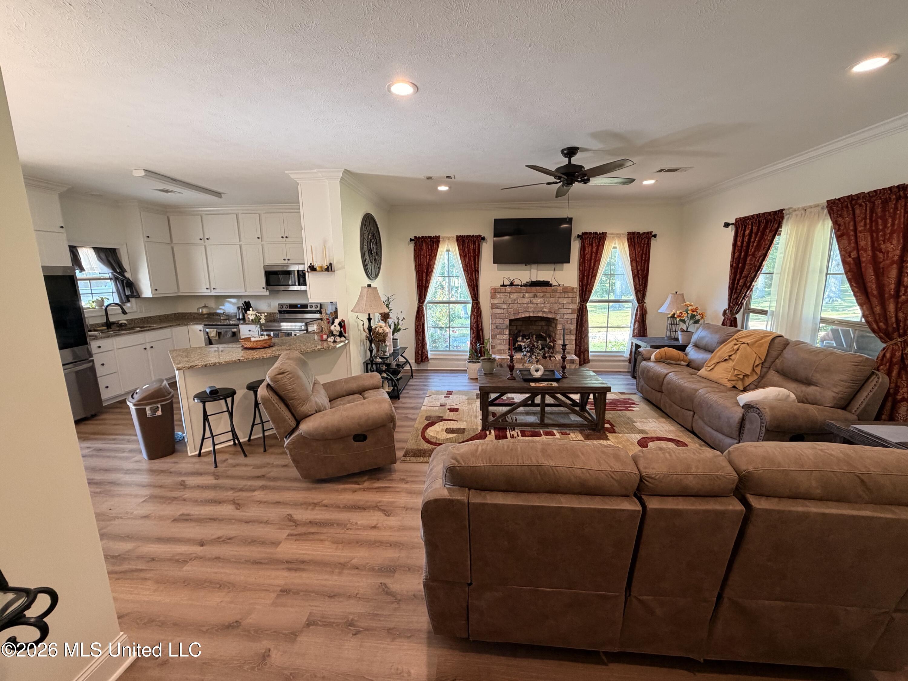 607 Brooks Avenue Property Photo 3