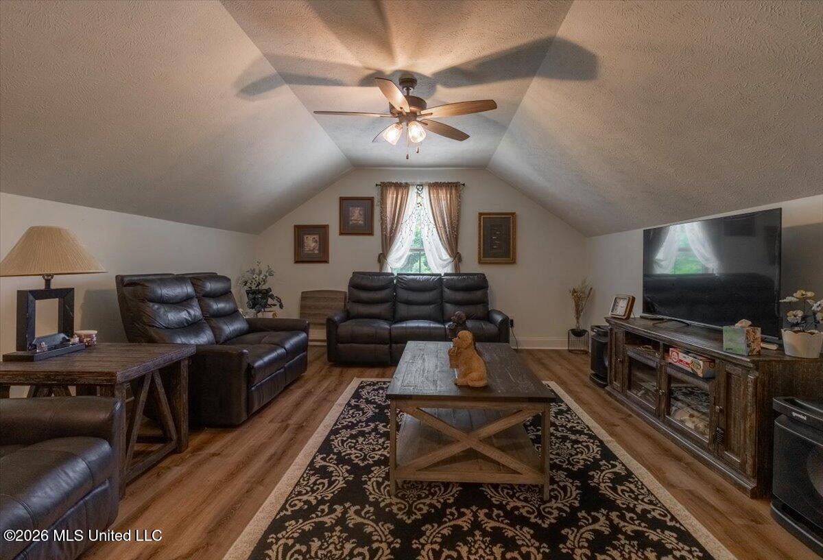 607 Brooks Avenue Property Photo 12