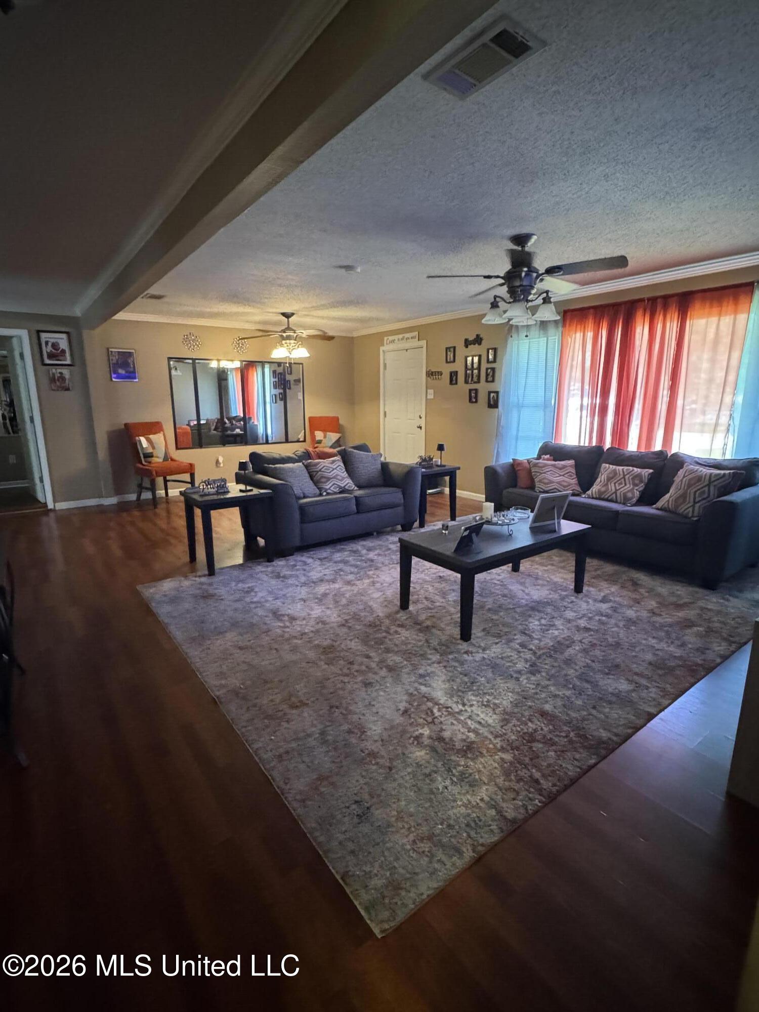 208 11th Street Property Photo 5