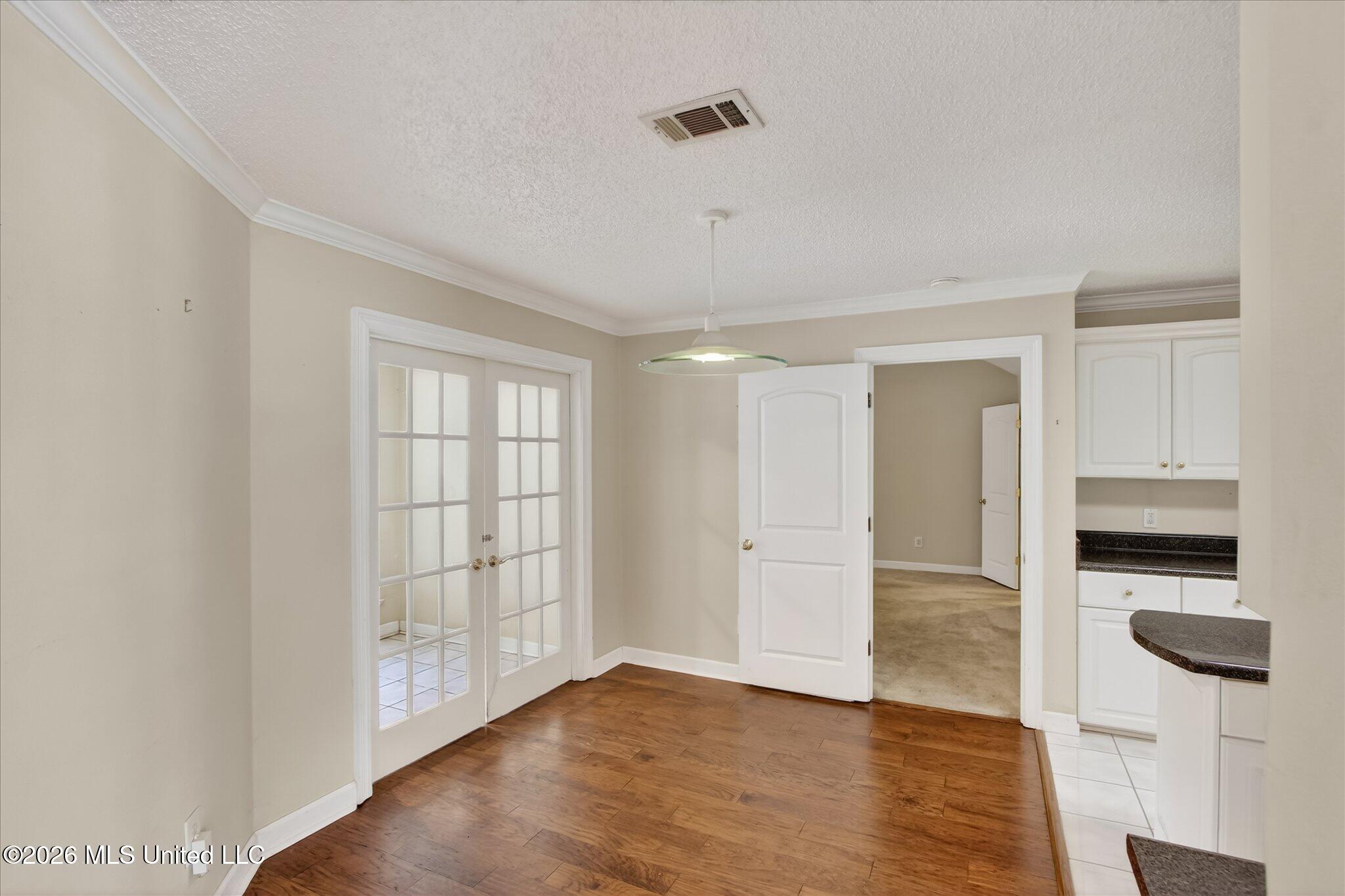 3428 Dijon Avenue Property Photo 8