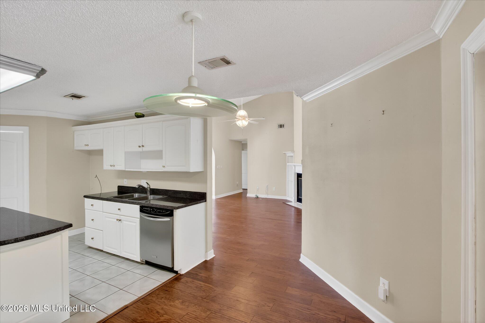 3428 Dijon Avenue Property Photo 9