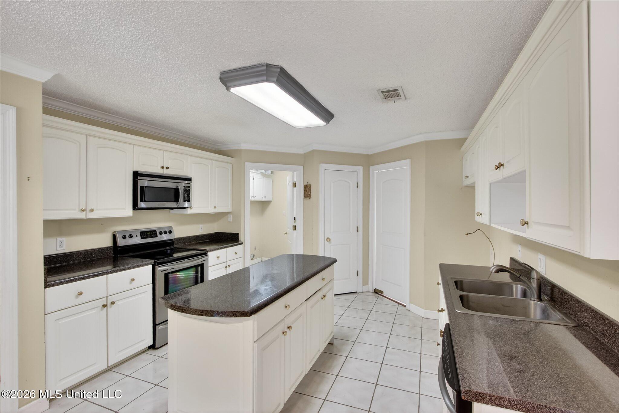 3428 Dijon Avenue Property Photo 10