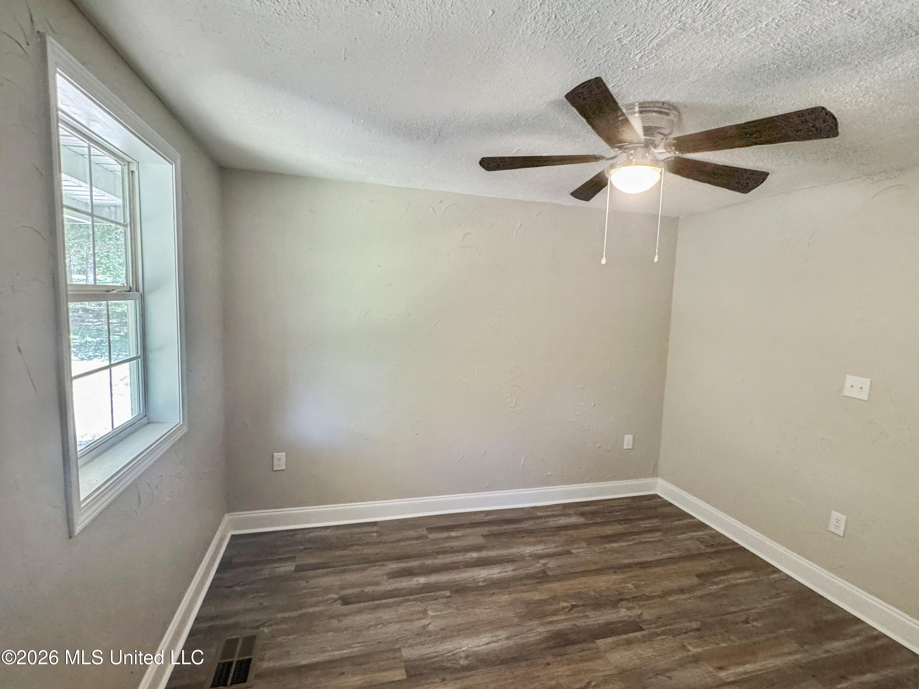 1108 Sherwood Drive Property Photo 7