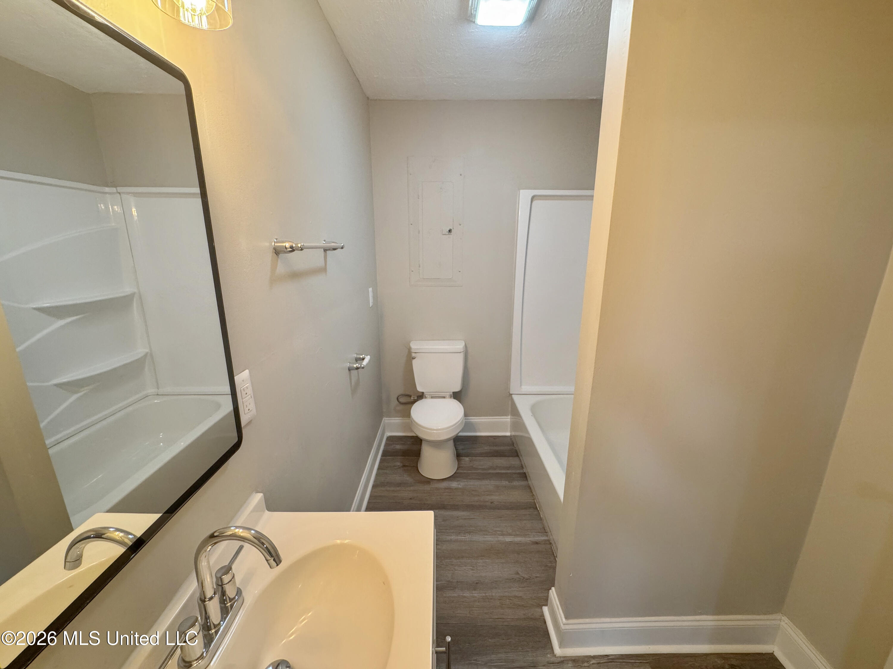 1108 Sherwood Drive Property Photo 10