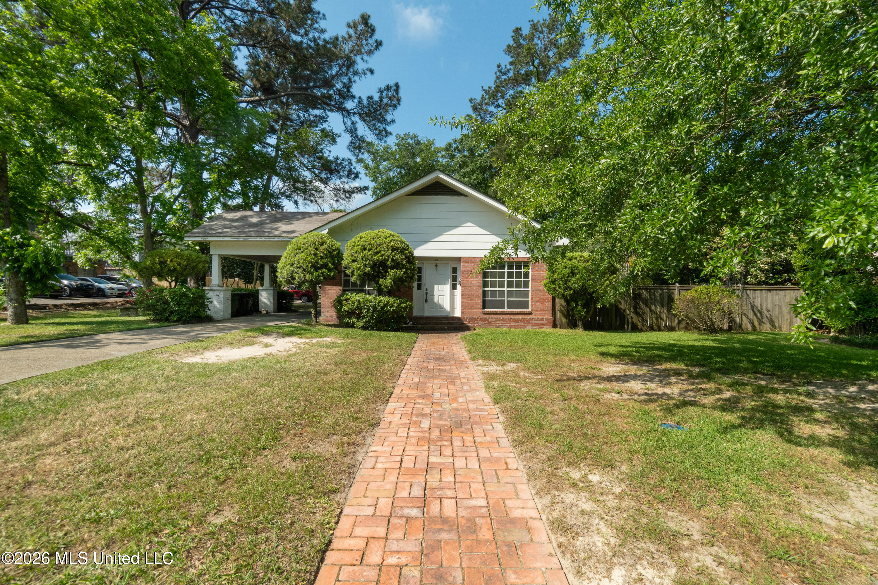 204 5th Avenue Property Photo 3