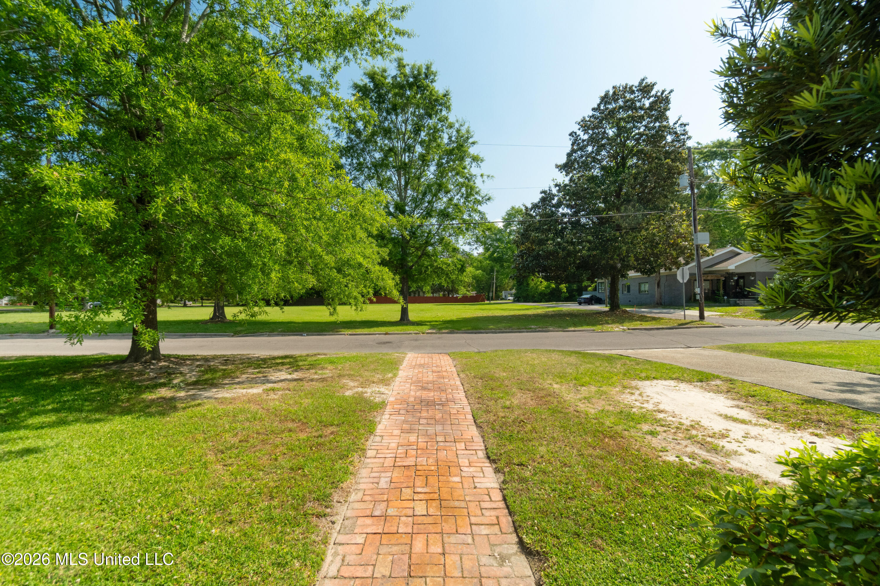 204 5th Avenue Property Photo 7