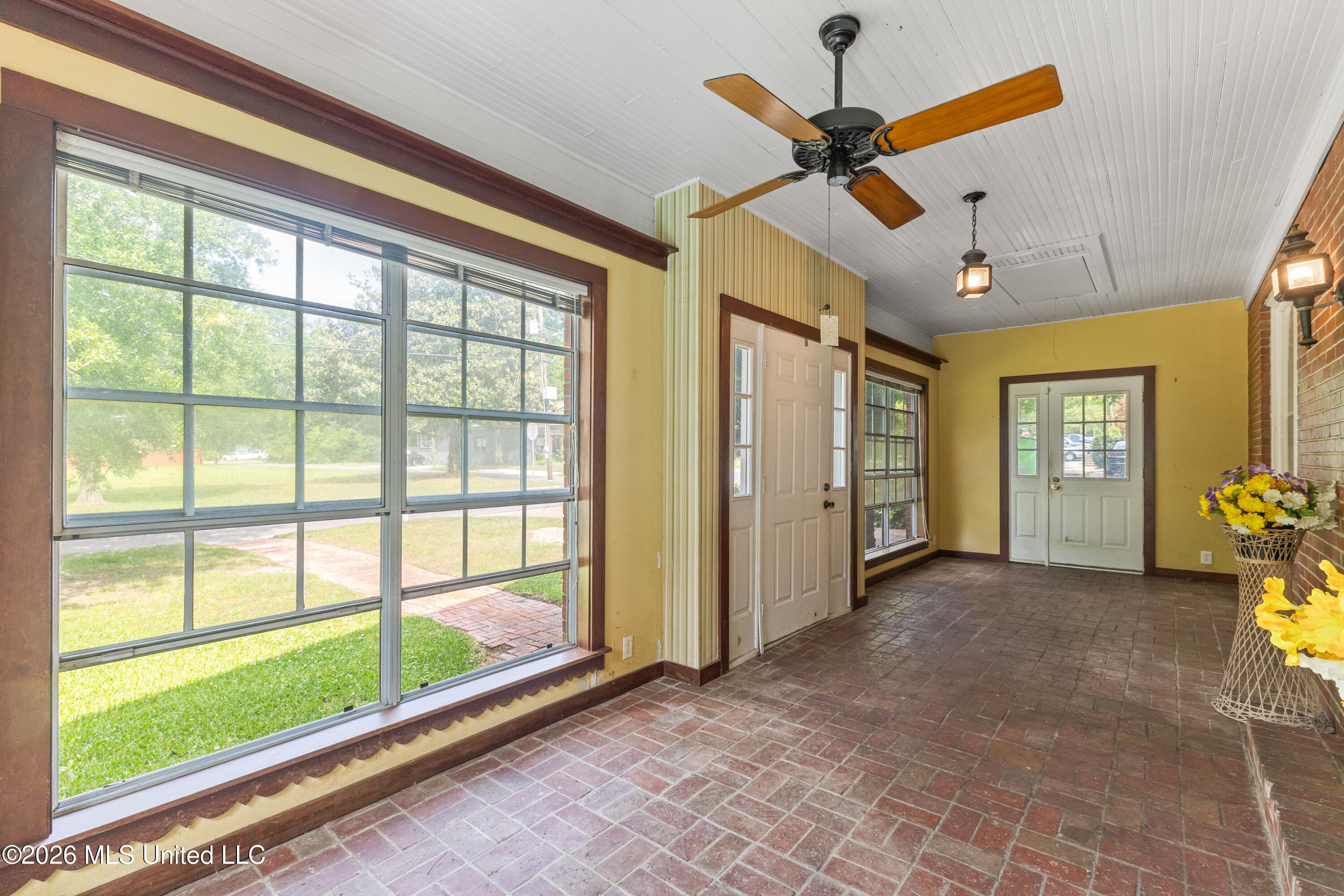 204 5th Avenue Property Photo 8