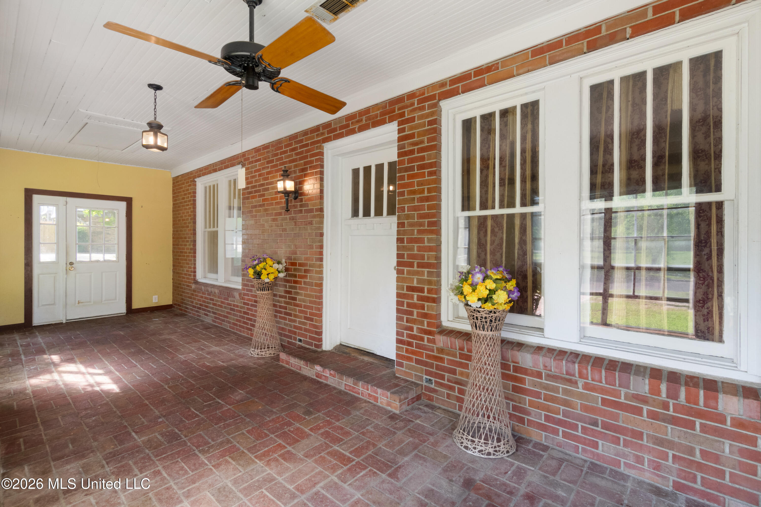 204 5th Avenue Property Photo 9