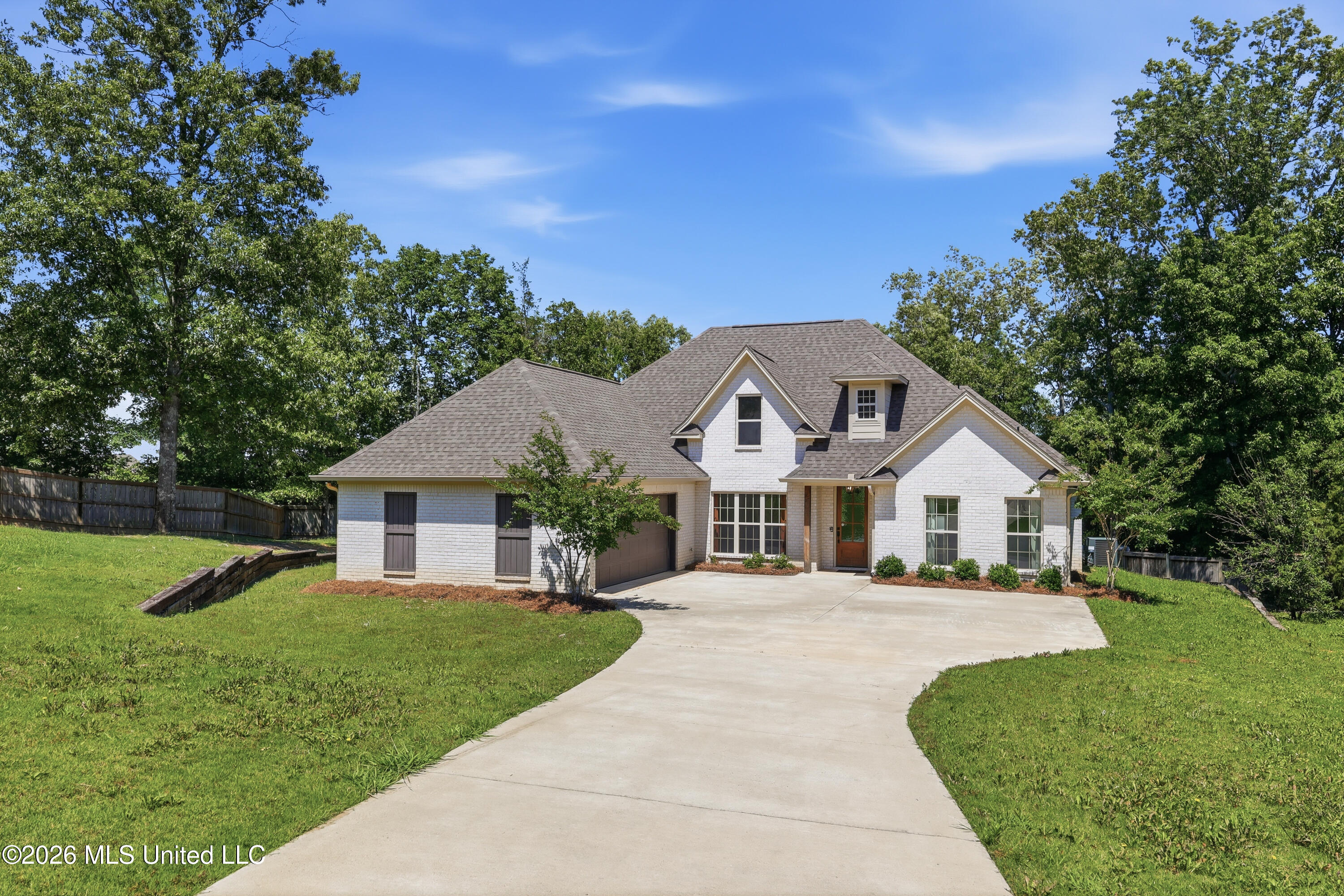 104 Azalea Cove Property Photo 3