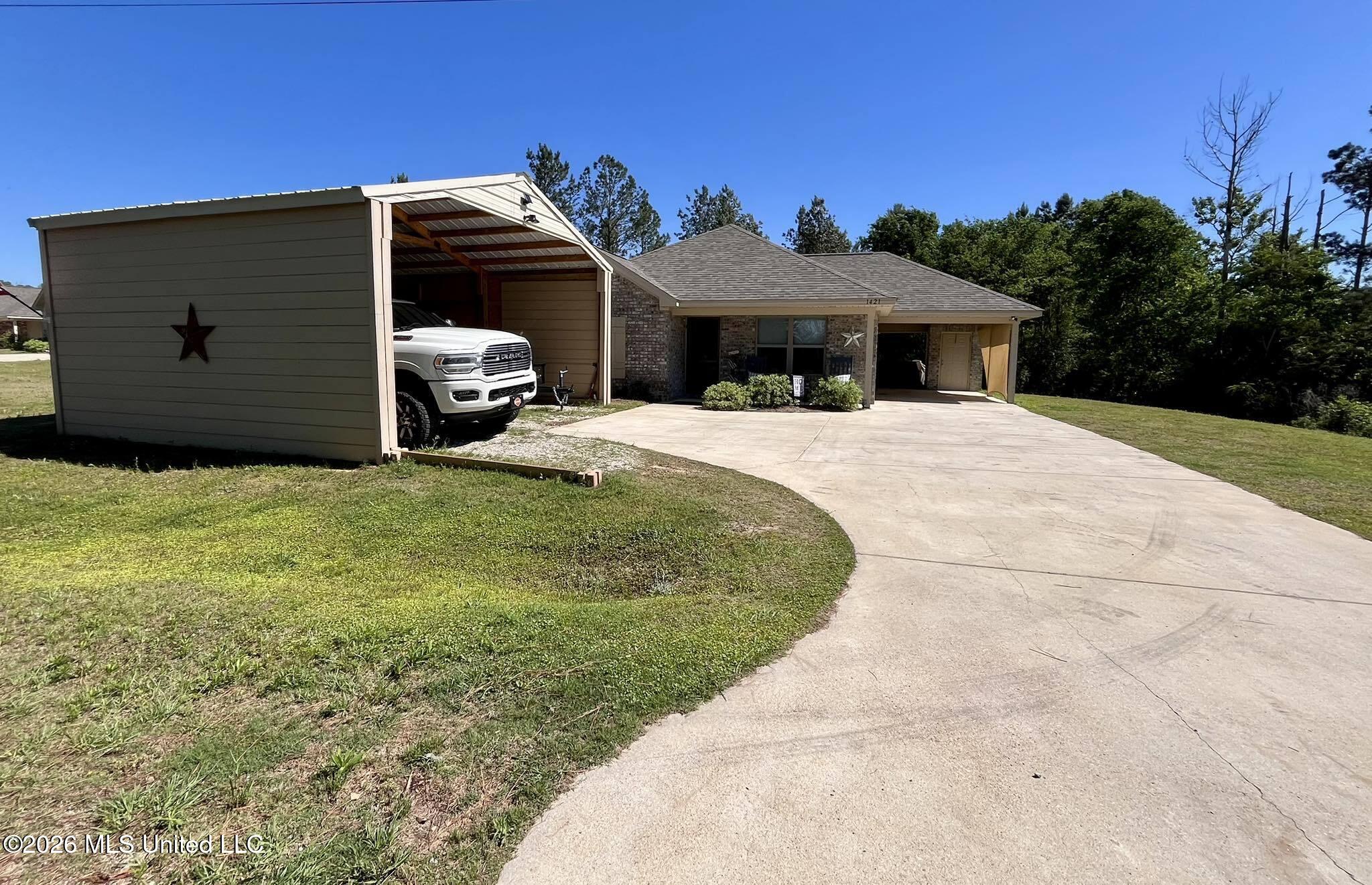 1421 Scr 66 Road Property Photo 2