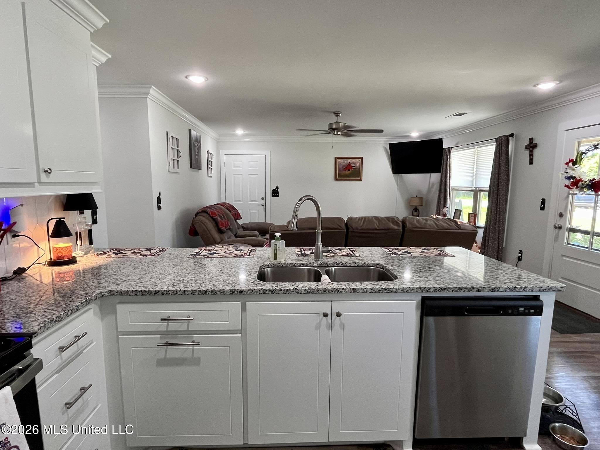 1421 Scr 66 Road Property Photo 9