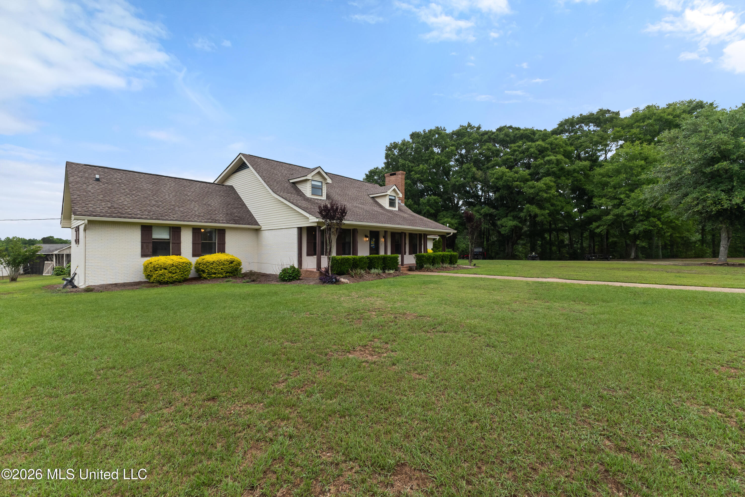 1329 Grantham Road Property Photo 6