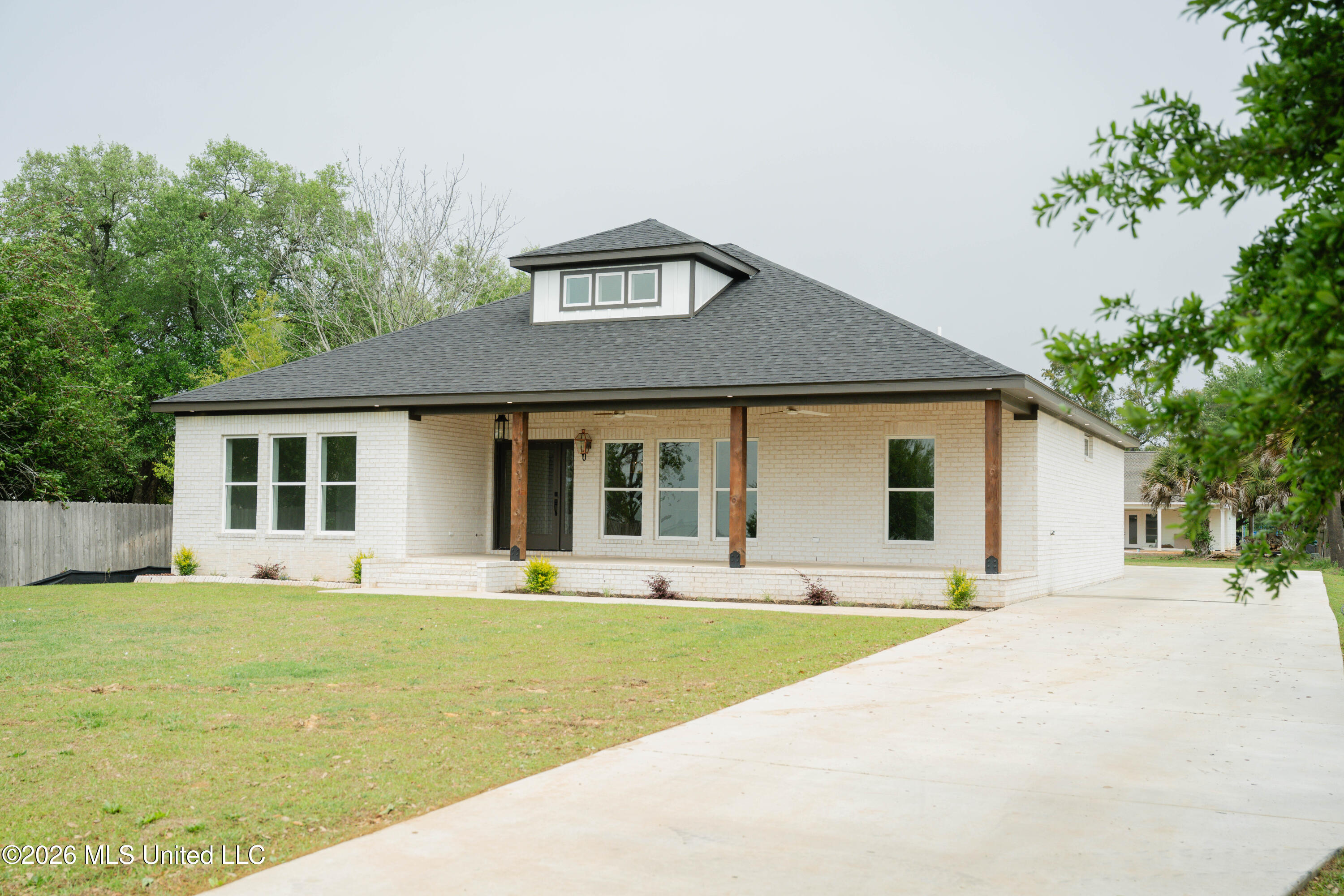 1416 E Beach Boulevard Property Photo 2