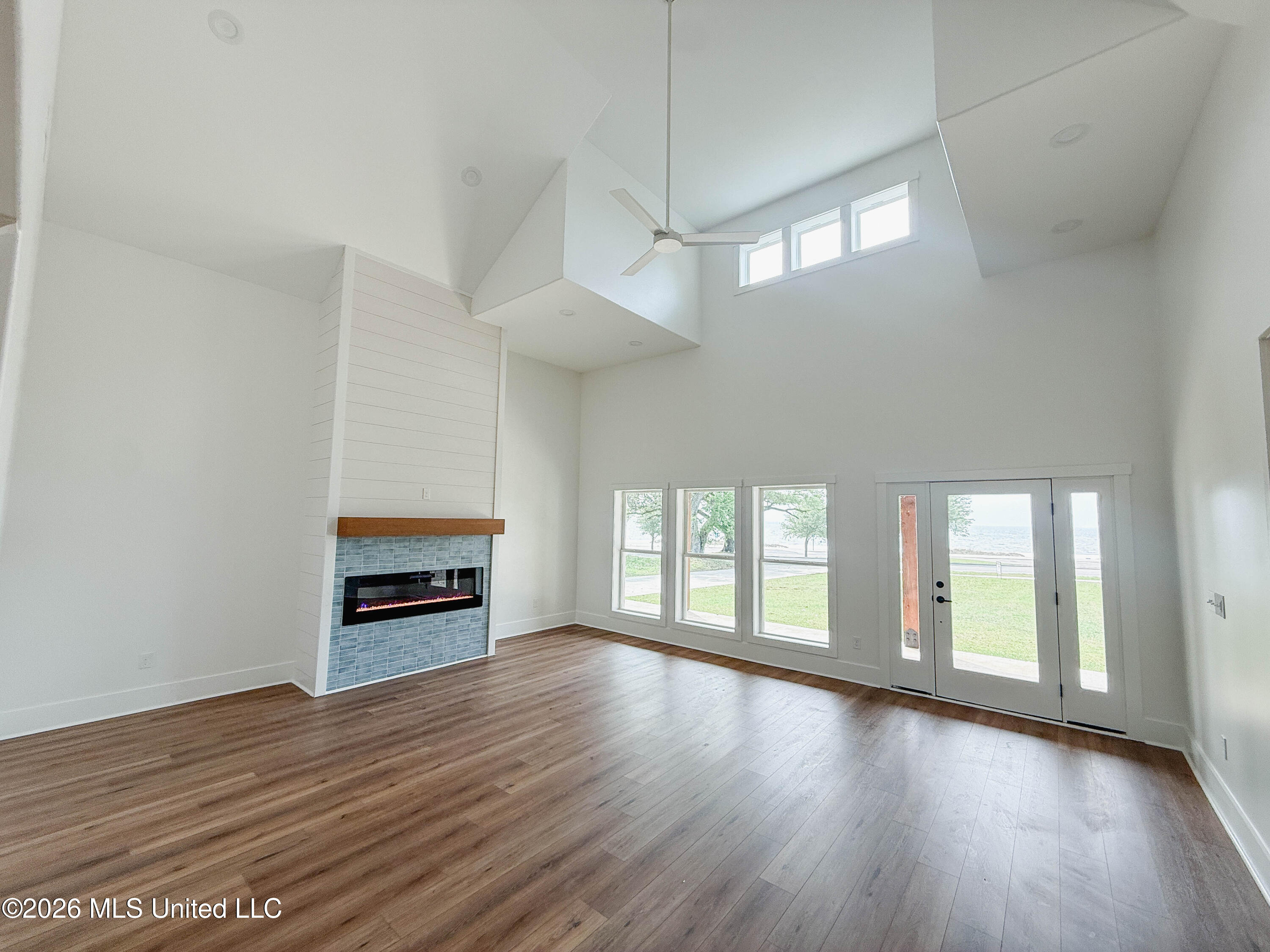 1416 E Beach Boulevard Property Photo 8