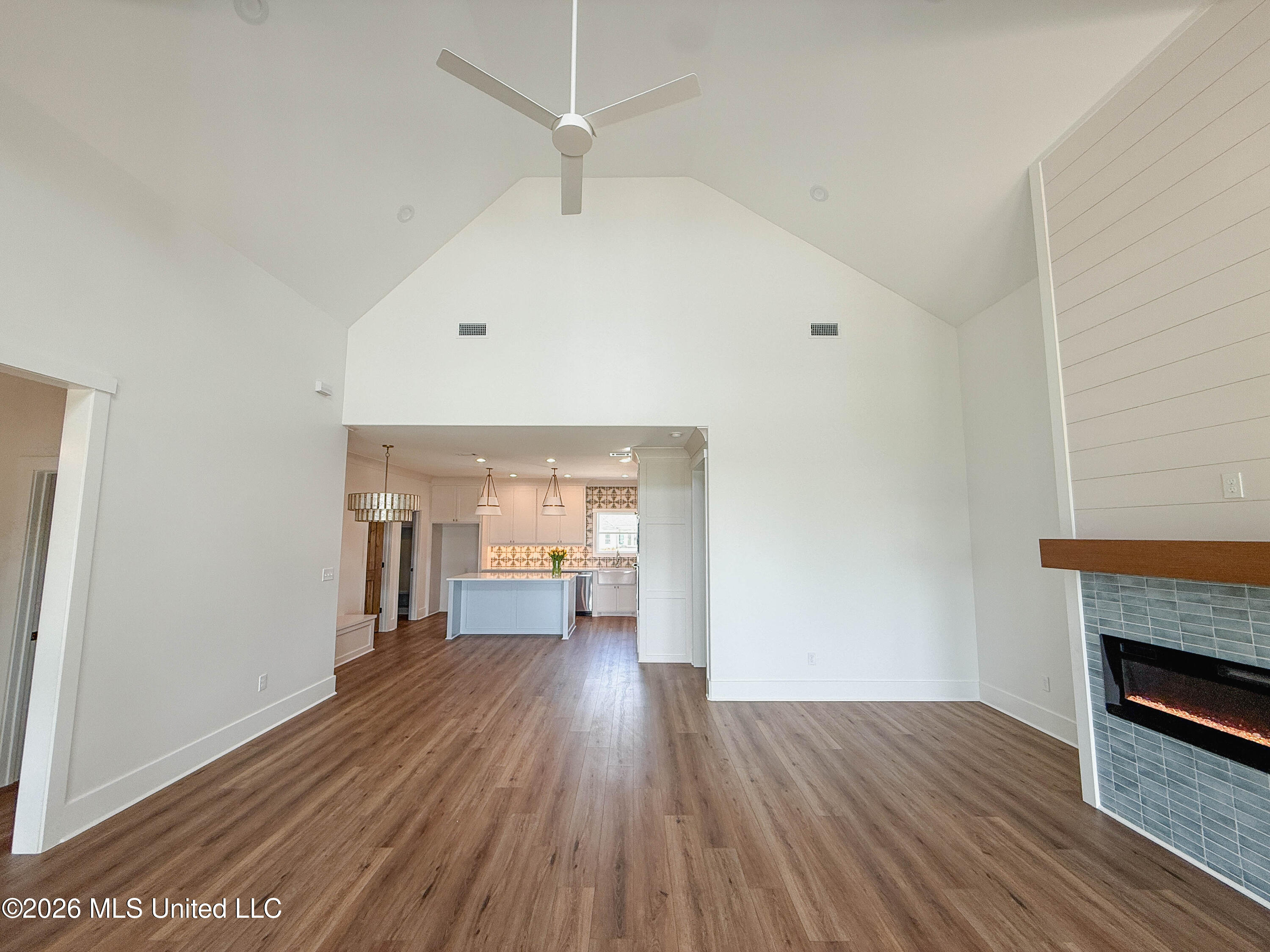 1416 E Beach Boulevard Property Photo 9