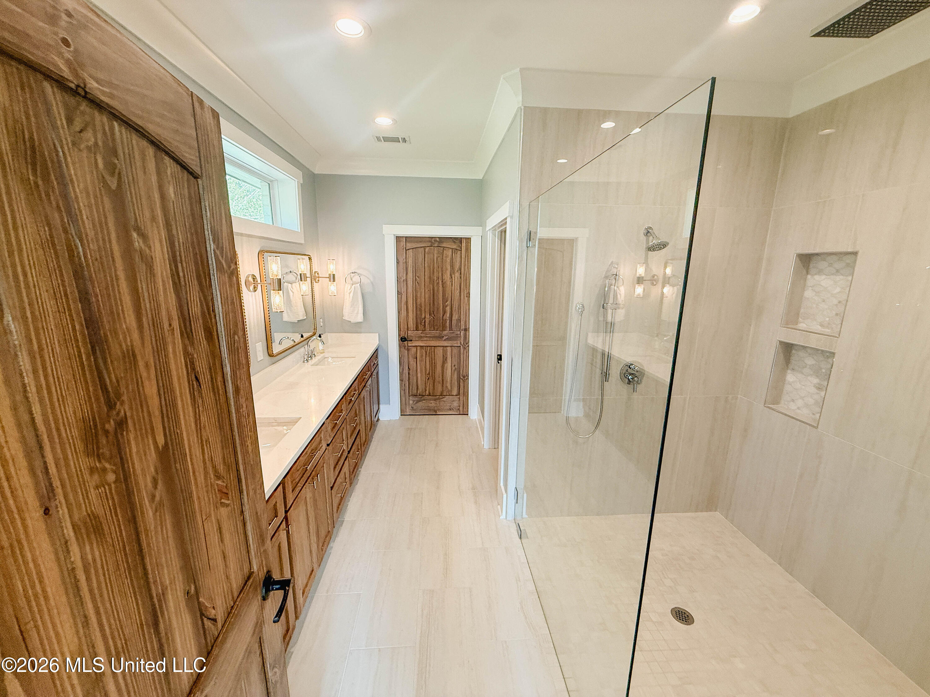 1416 E Beach Boulevard Property Photo 36