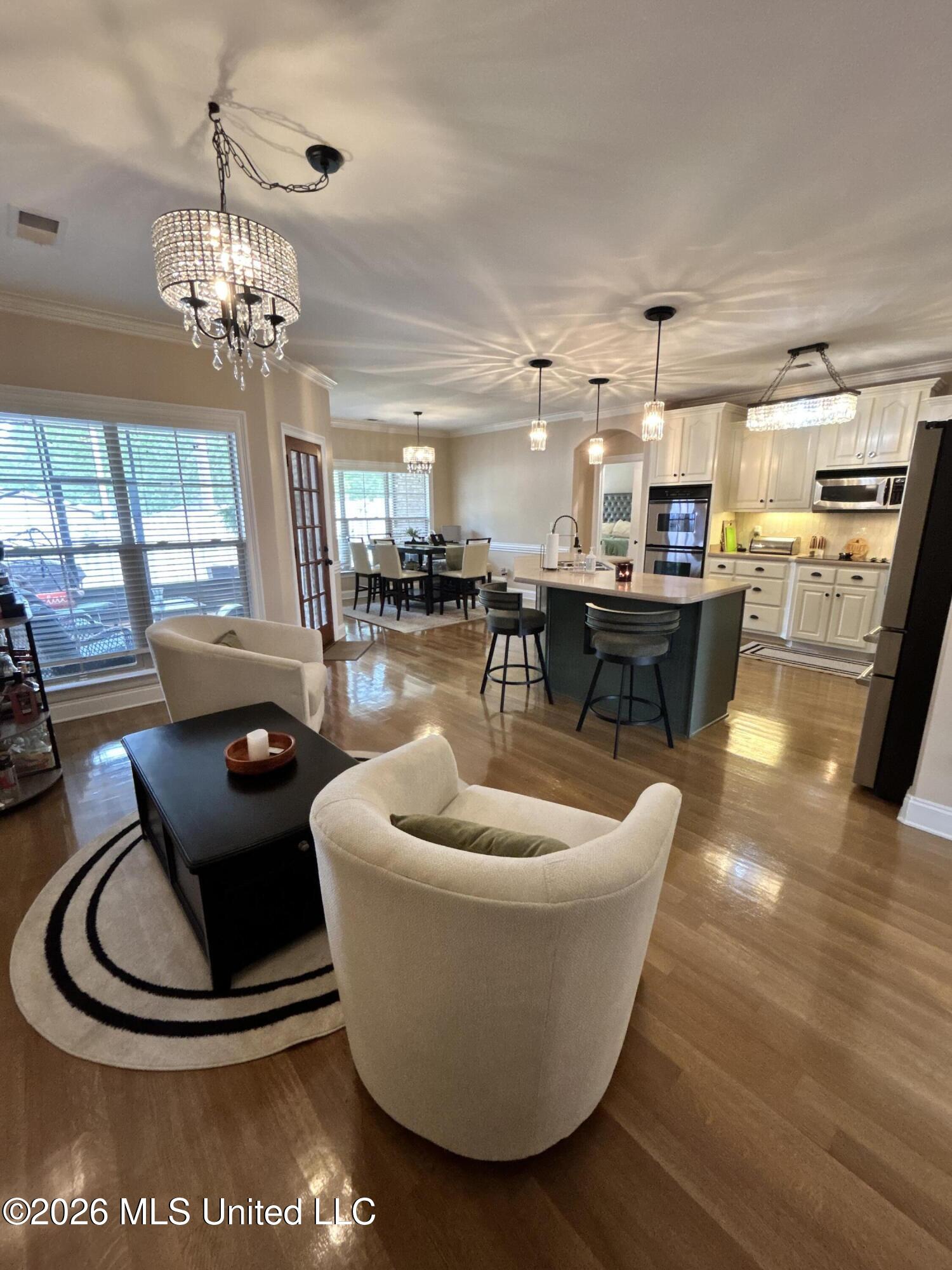 9084 Belle Maison Boulevard Property Photo 11