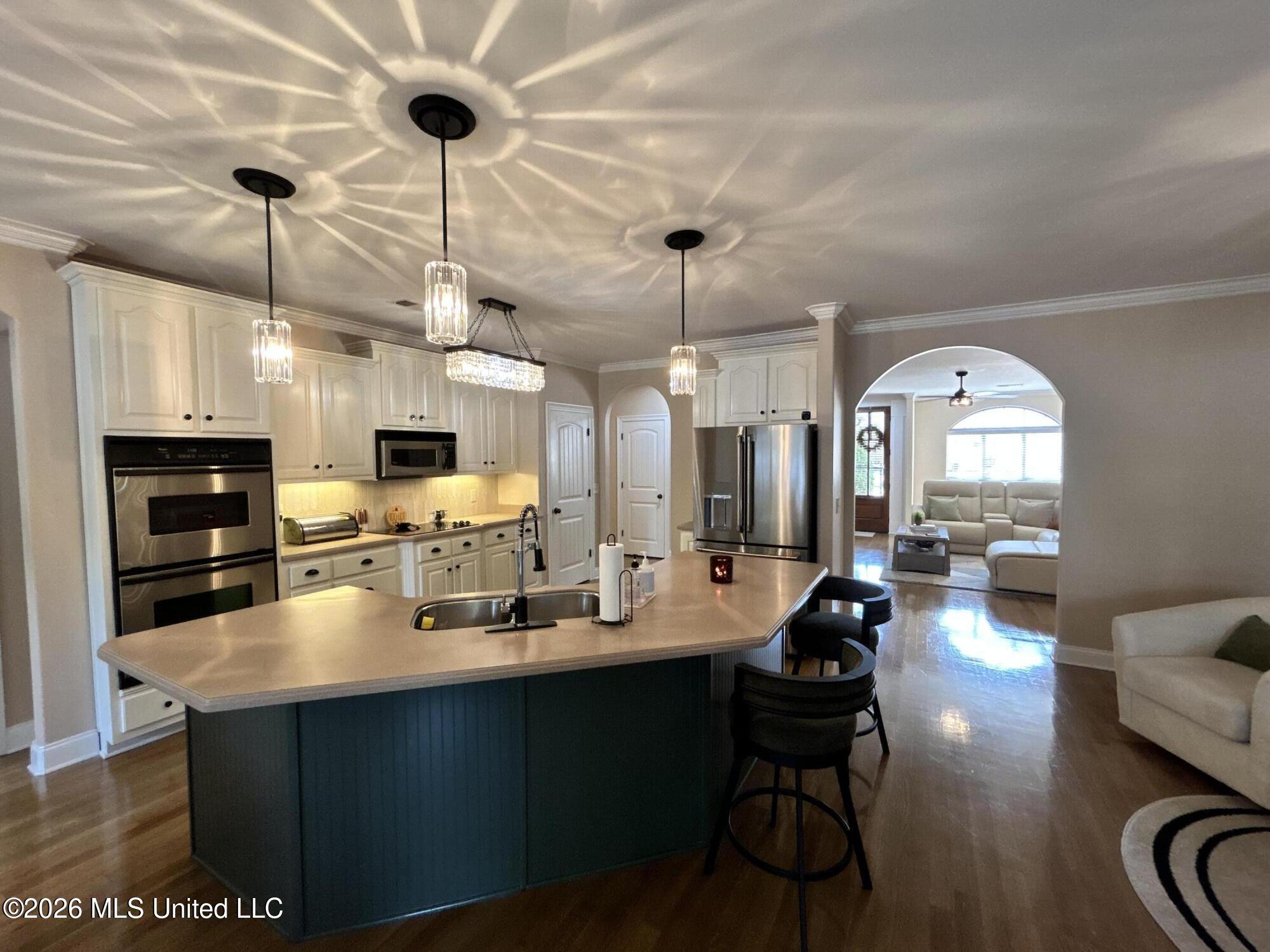 9084 Belle Maison Boulevard Property Photo 13