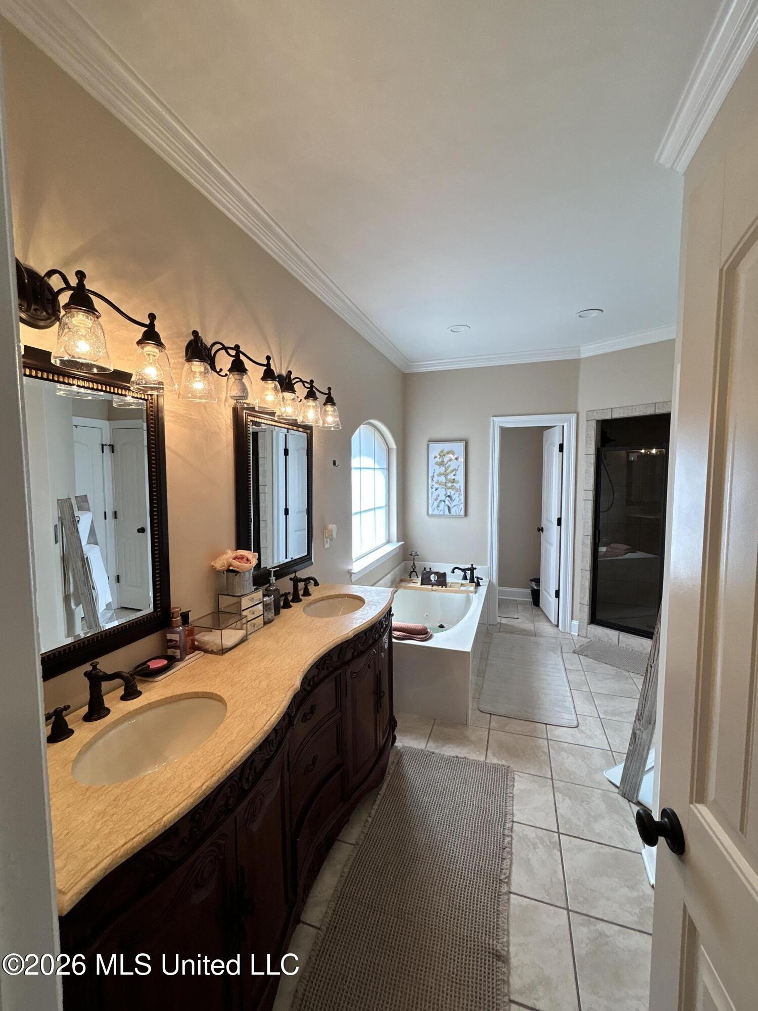 9084 Belle Maison Boulevard Property Photo 17