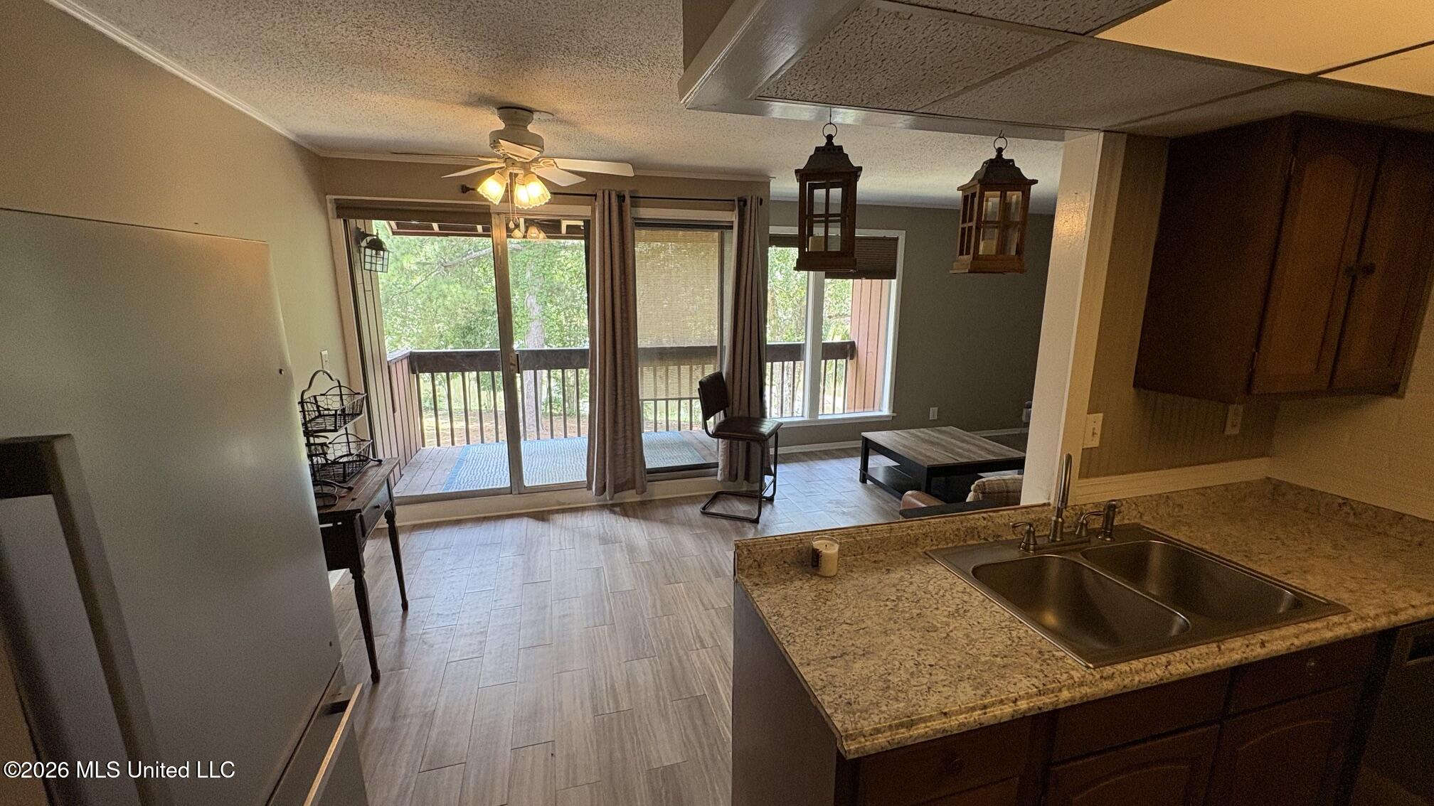 239 Lakeside Villa Property Photo 4