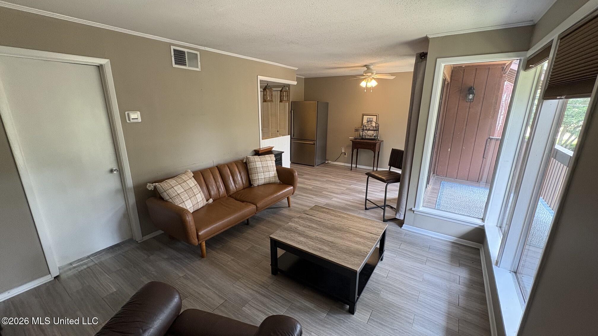 239 Lakeside Villa Property Photo 8