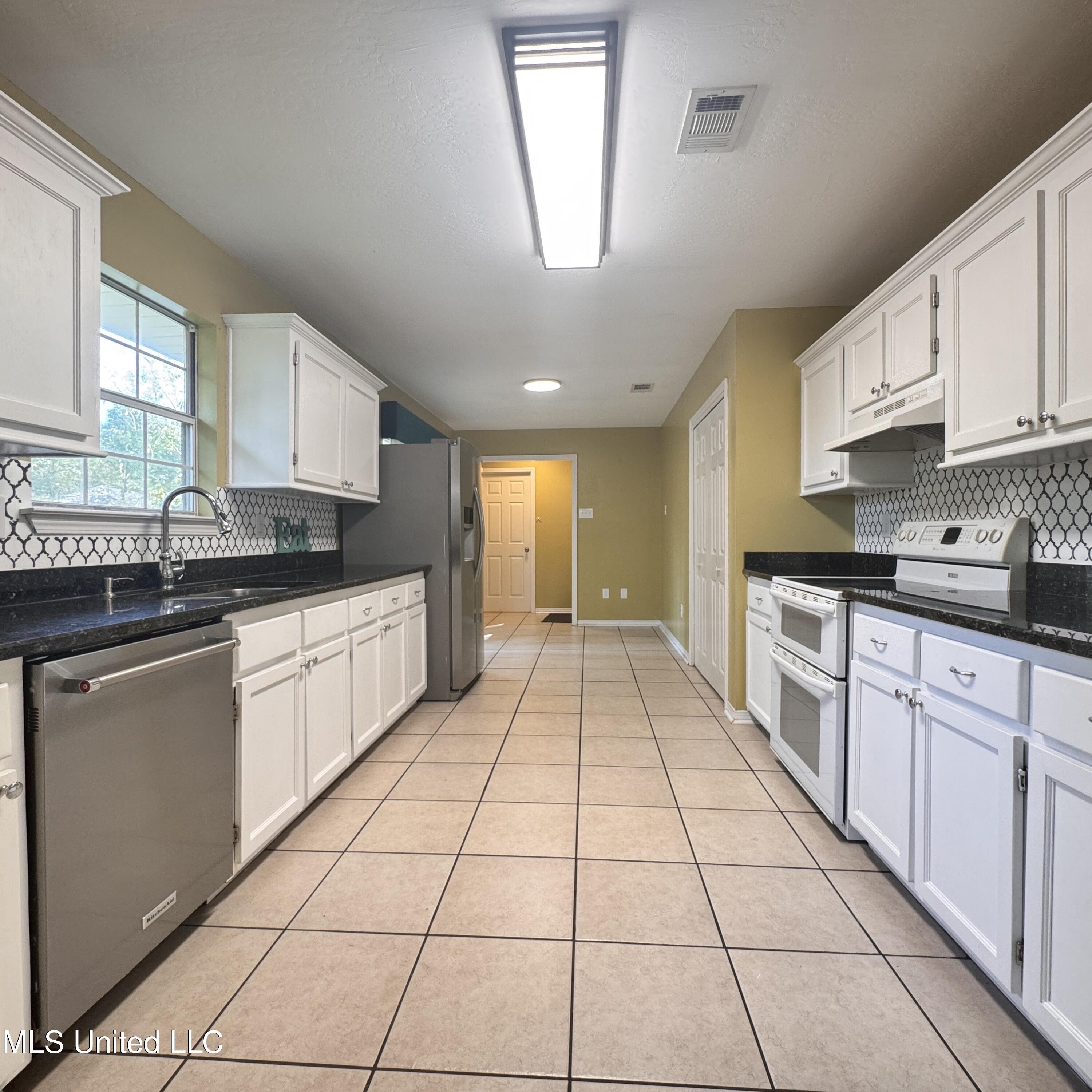 7828 Koko Place Property Photo 9