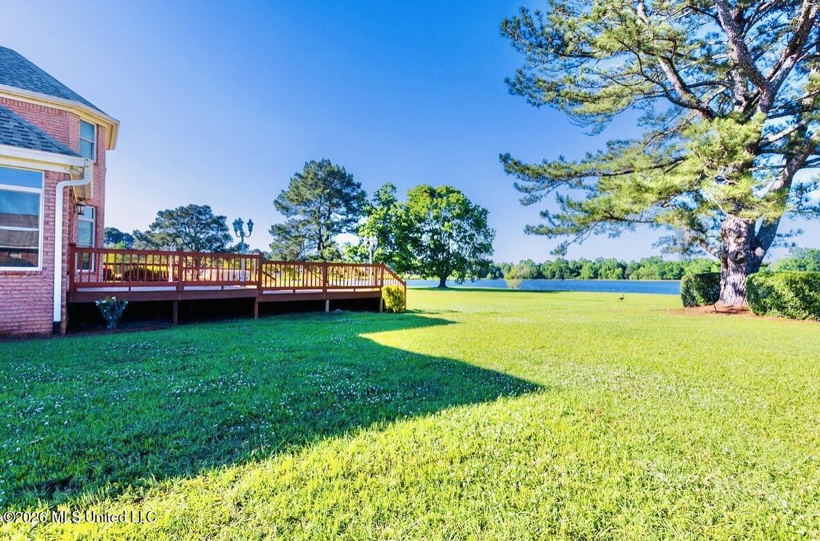 15 Lakeshore Drive Property Photo 7