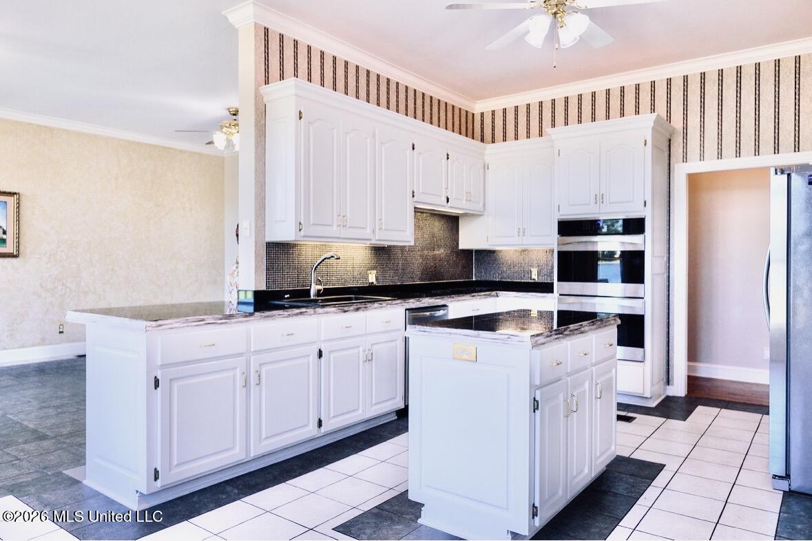 15 Lakeshore Drive Property Photo 16
