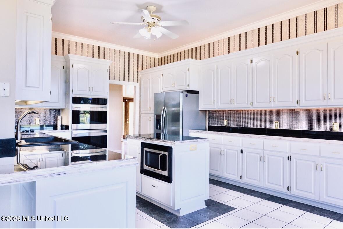 15 Lakeshore Drive Property Photo 19
