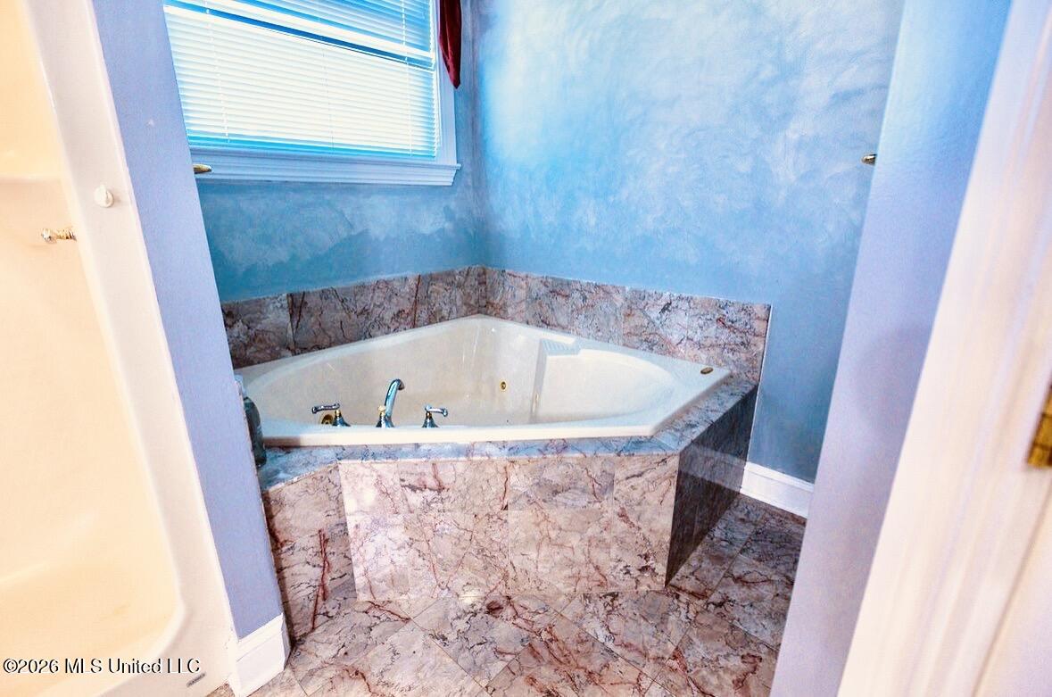 15 Lakeshore Drive Property Photo 40