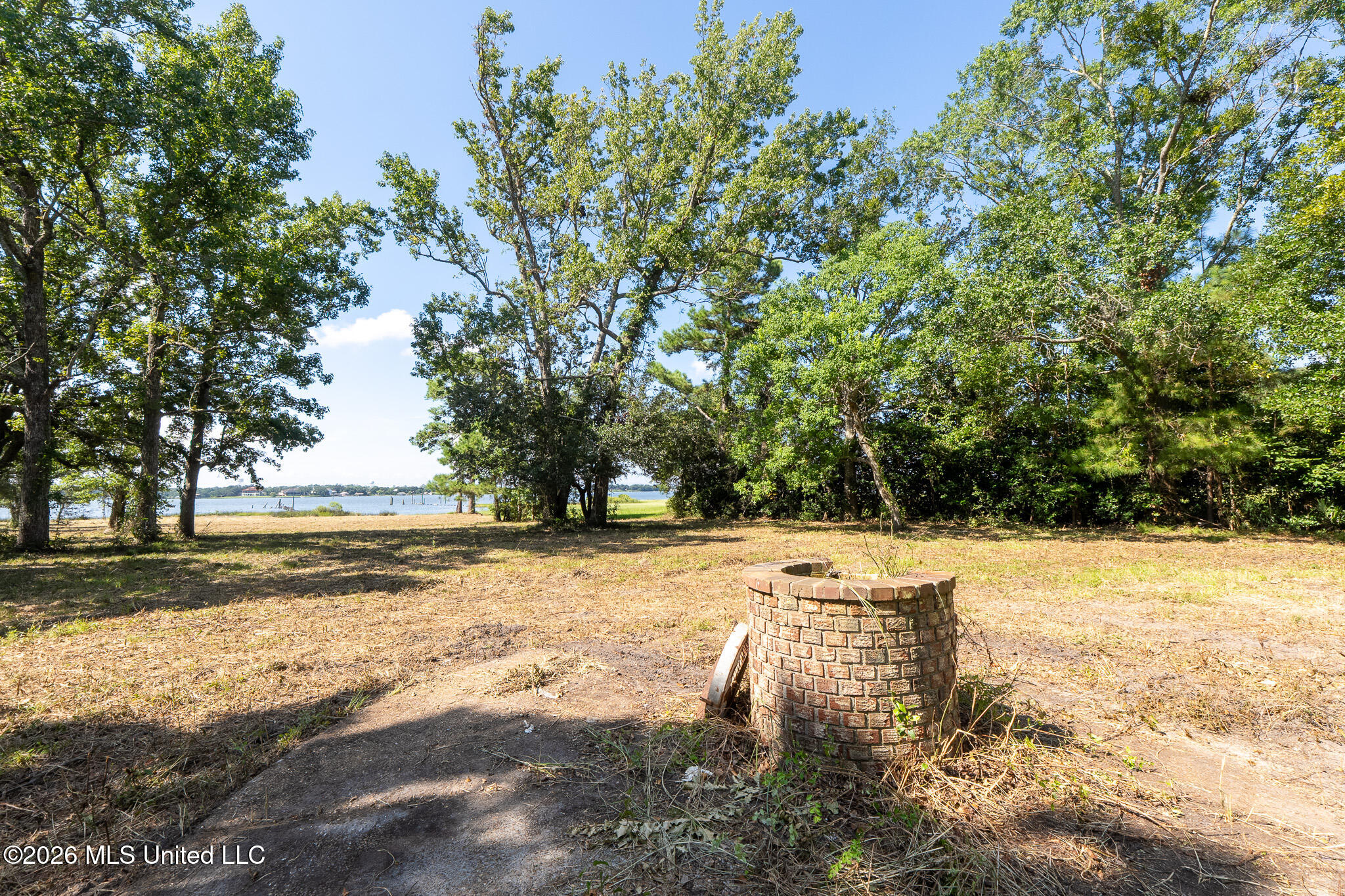 10232 Goodman Road Property Photo 4