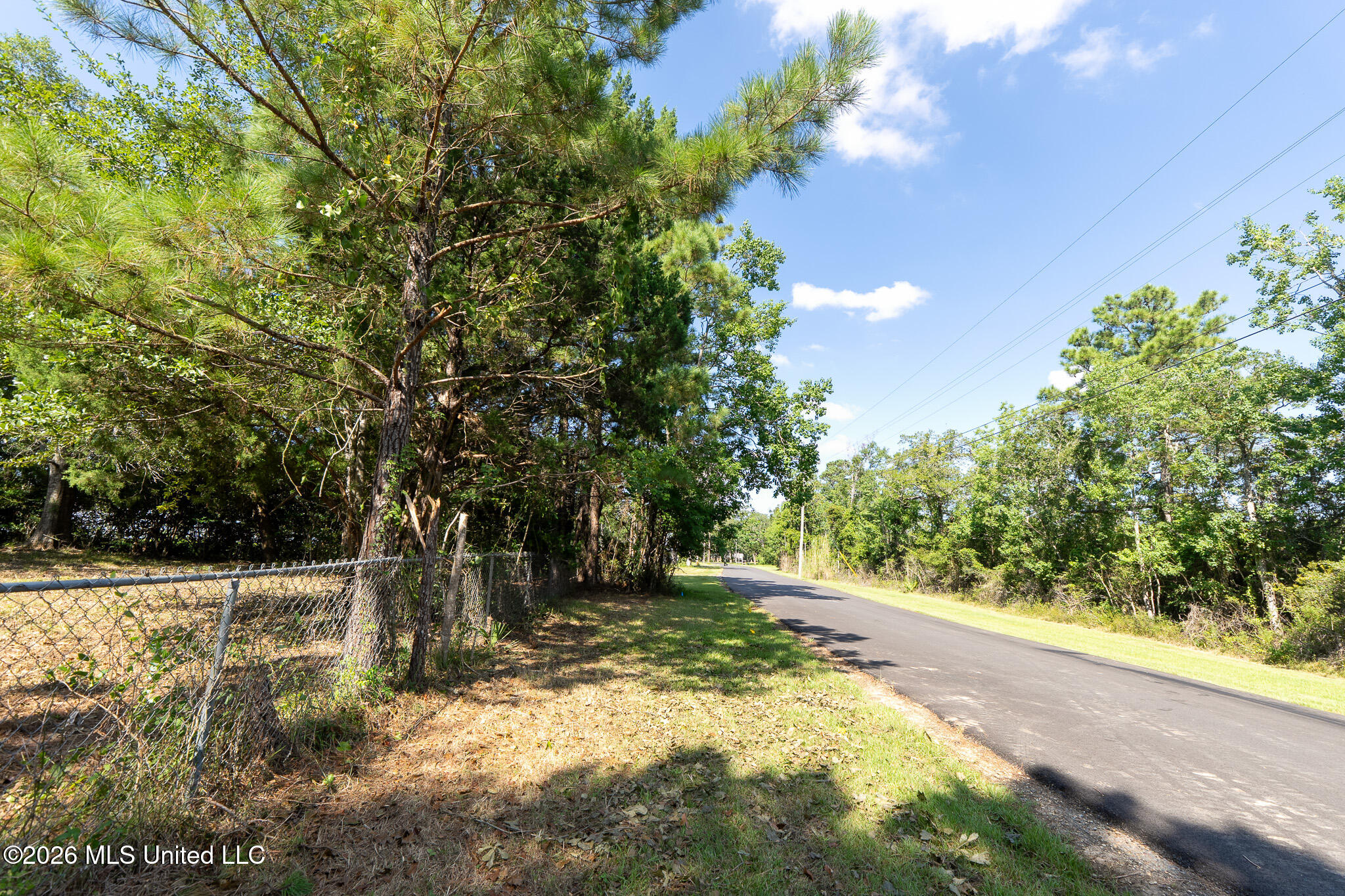 10232 Goodman Road Property Photo 9