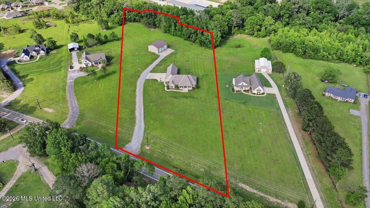 4072 Highway 471 Property Photo 2