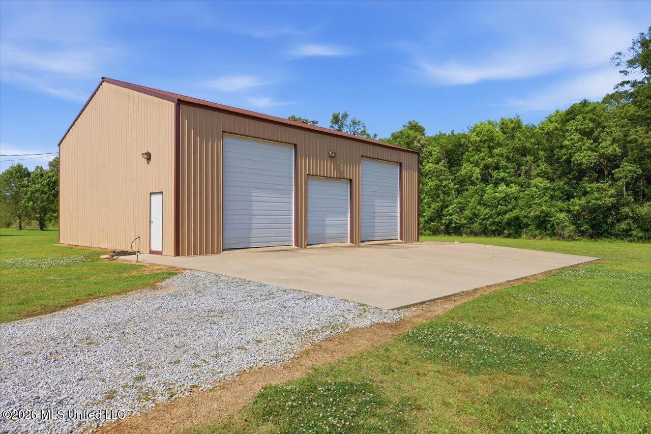 4072 Highway 471 Property Photo 5