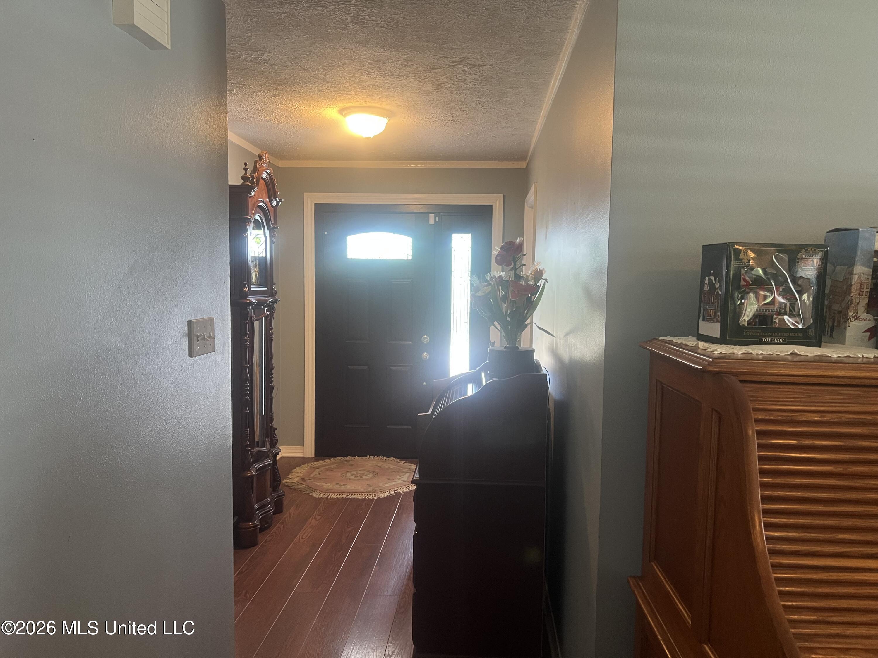 16317 Greenglade Drive Property Photo 6